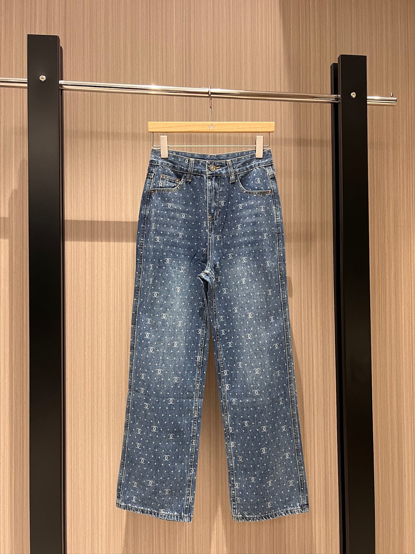 NO:323070,New double C polka dot printed straight-chip jeans wash retro blue fabric is not elastic, slim and slim, fashionable, casual, simple and versatile SML, jeans, alexander wang19860909新款双C波点印花直筒牛仔裤洗水复古蓝 面料没弹力 修身显瘦 时尚休闲简单百搭 SML,,jeans,alexander wang,Women's clothing