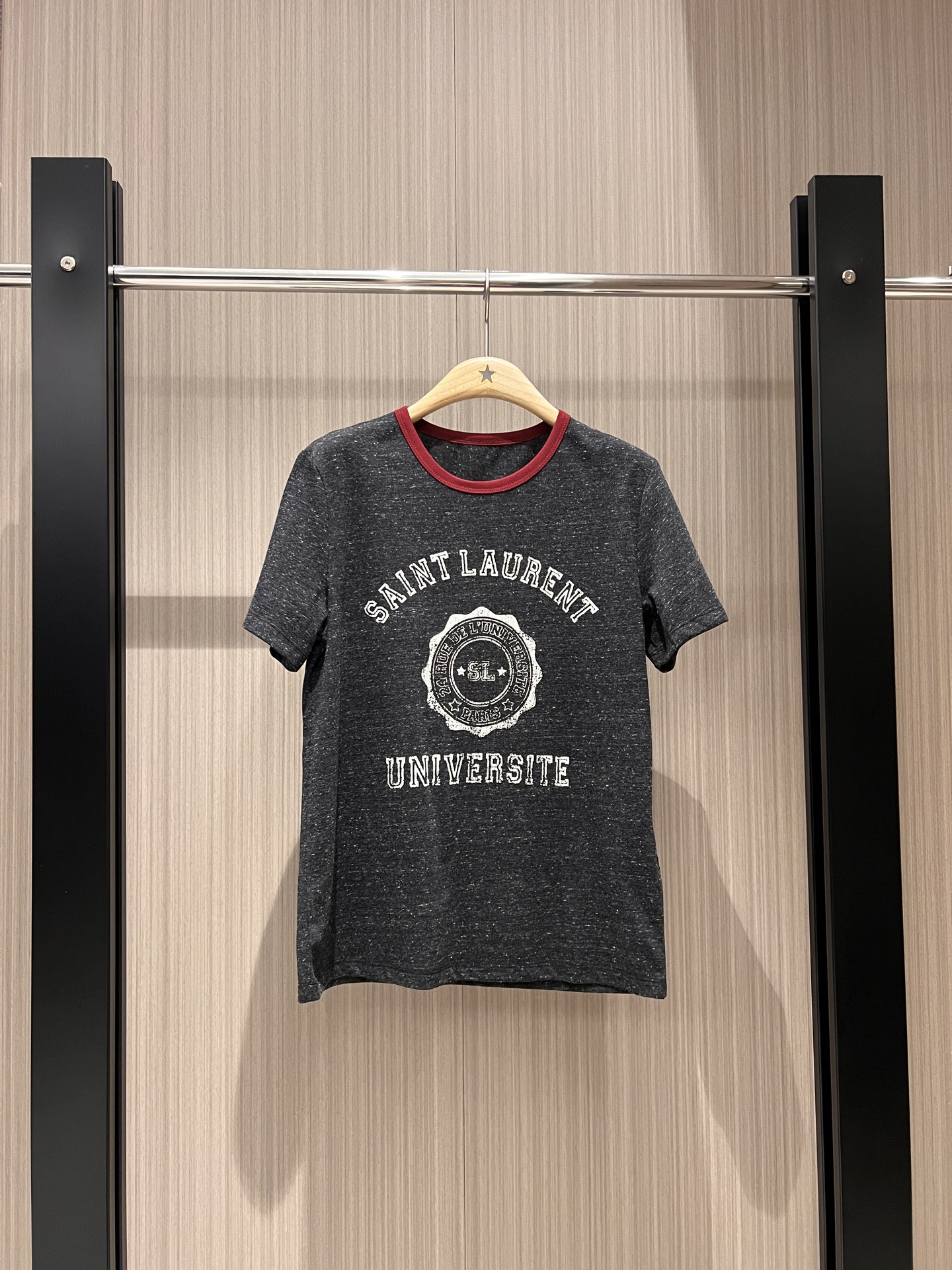 NO:323082,New red collar logo badge T-shirt, snowflake dot fabric retro print, simple and versatile SML, tees, t-shirt, alexander wang19860909新款拼红色领logo徽章T恤 雪花点面料复古印花 简单百搭SML,,tees，t-shirt,alexander wang,Women's clothing