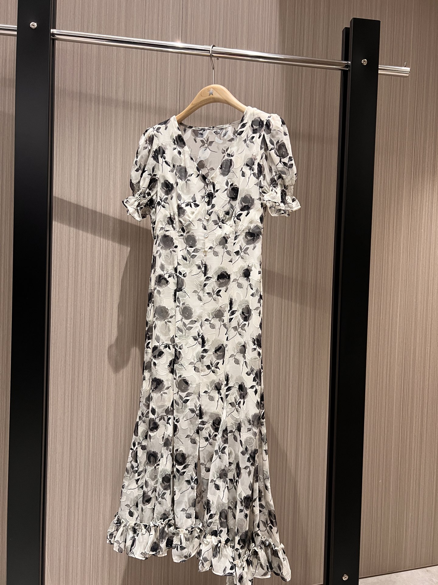 NO:323568,New V-neck flower bud sleeve fishtail dress with lace skirt slim fit and slim and elegant temperament S-XL, skirts, alexander wang19860909新款V领花苞袖鱼尾连衣裙 花边裙摆开叉修身显瘦 气质优雅 S-XL,,skirts,alexander wang,Women's clothing