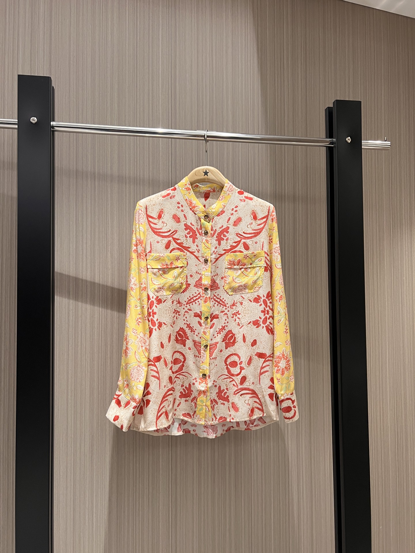 NO:323579,The same style of the new Cecilia Cheung retro printed color-blocking silk crepe shirt chest interposer bag, commuting fashion temperament versatile S-XL, real silk, alexander wang19860909新款张柏芝同款 复古印花拼色真丝双绉衬衣胸前拼接口袋 通勤时尚气质百搭 S-XL,,real silk,alexander wang,Women's clothing