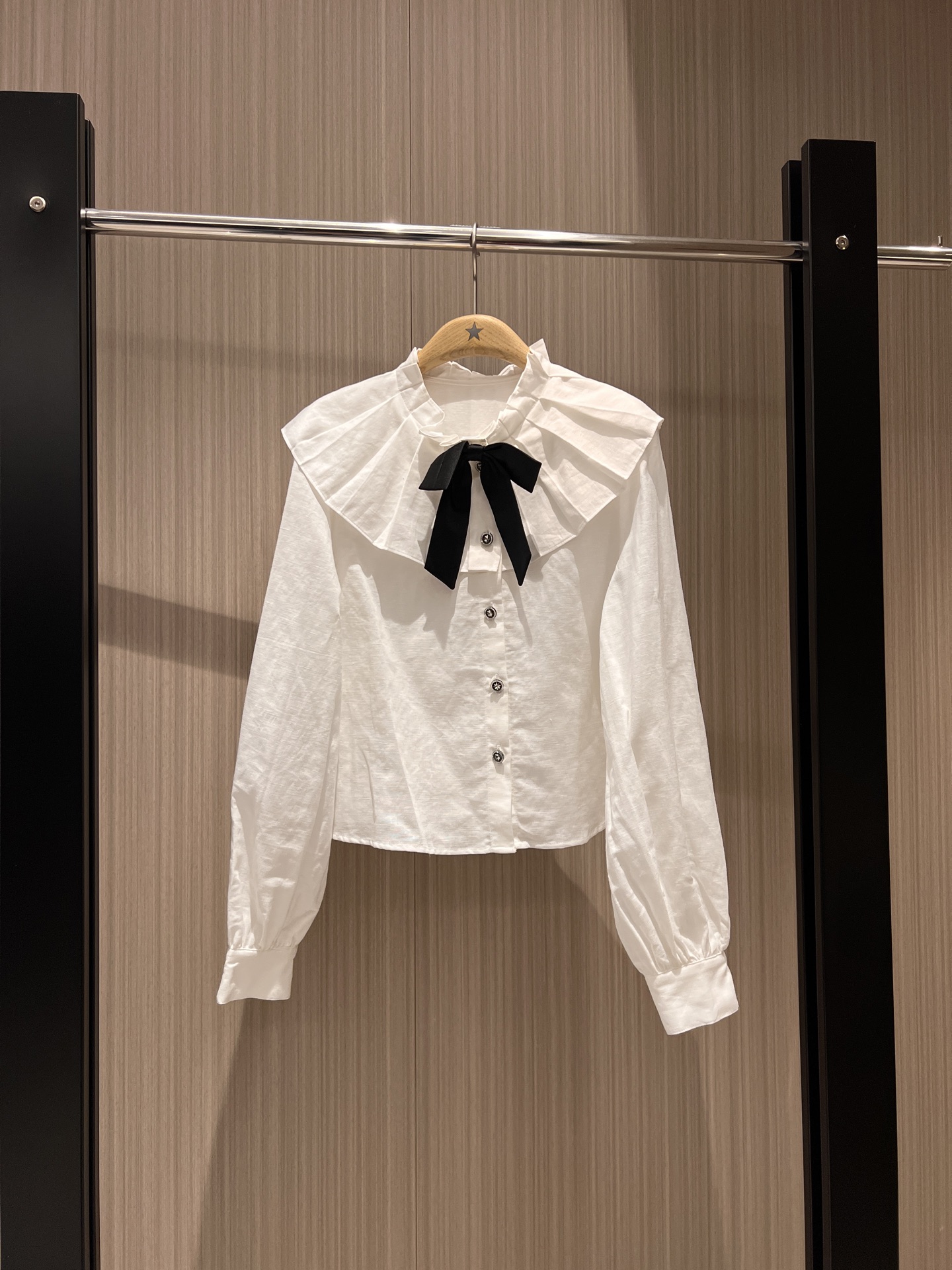 NO:324747,New bow decorative stand collar lace lotus leaf shirt, open mold button, bow detachable college style, cotton and linen breathable and comfortable, cute age-reducing SML,,alexander wang19860909新款蝴蝶结装饰立领花边荷叶衬衣 开模扣子 蝴蝶结可拆卸学院风 棉麻透气舒适 可爱减龄SML,,alexander wang,Women's clothing