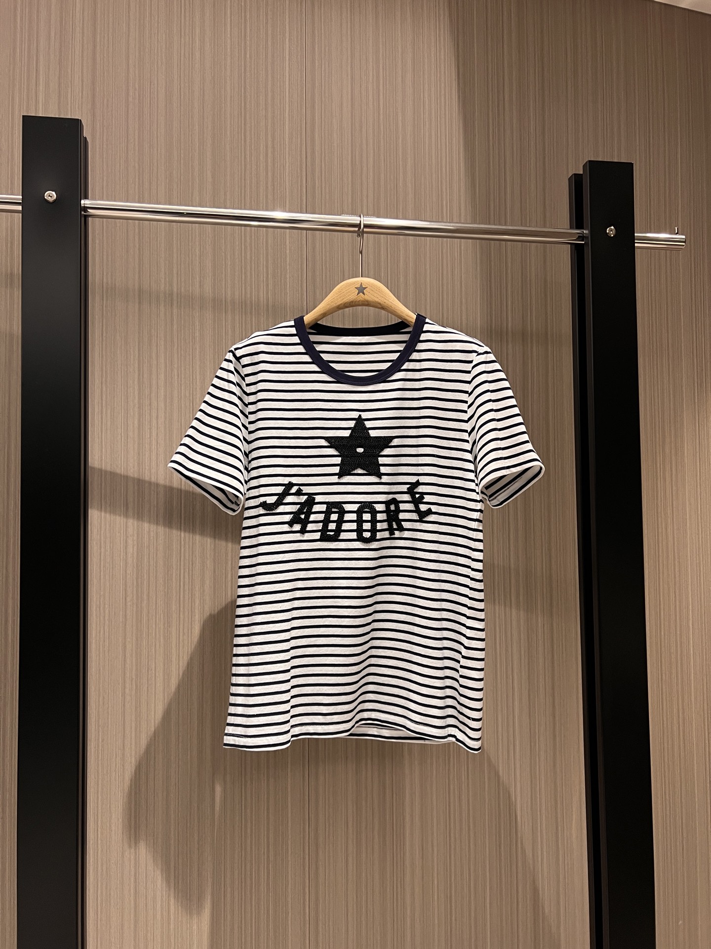 NO:324769,New three-dimensional hollow embroidered lucky star striped T-shirt letter logo simple and casual age-reducing versatile SML, tees, t-shirt, alexander wang19860909新款立体镂空绣幸运星星条纹T恤字母Logo 简单休闲 减龄百搭SML,,tees，t-shirt,alexander wang,Women's clothing
