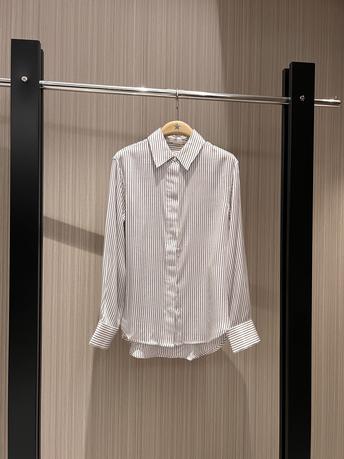 NO:325703,New simple striped heavy silk shirt fashionable commuting, loose and casual, age-reducing versatile SML, real silk, alexander wang19860909新款板简条纹重磅真丝衬衣时尚通勤 宽松休闲 减龄百搭SML,,real silk,alexander wang,Women's clothing