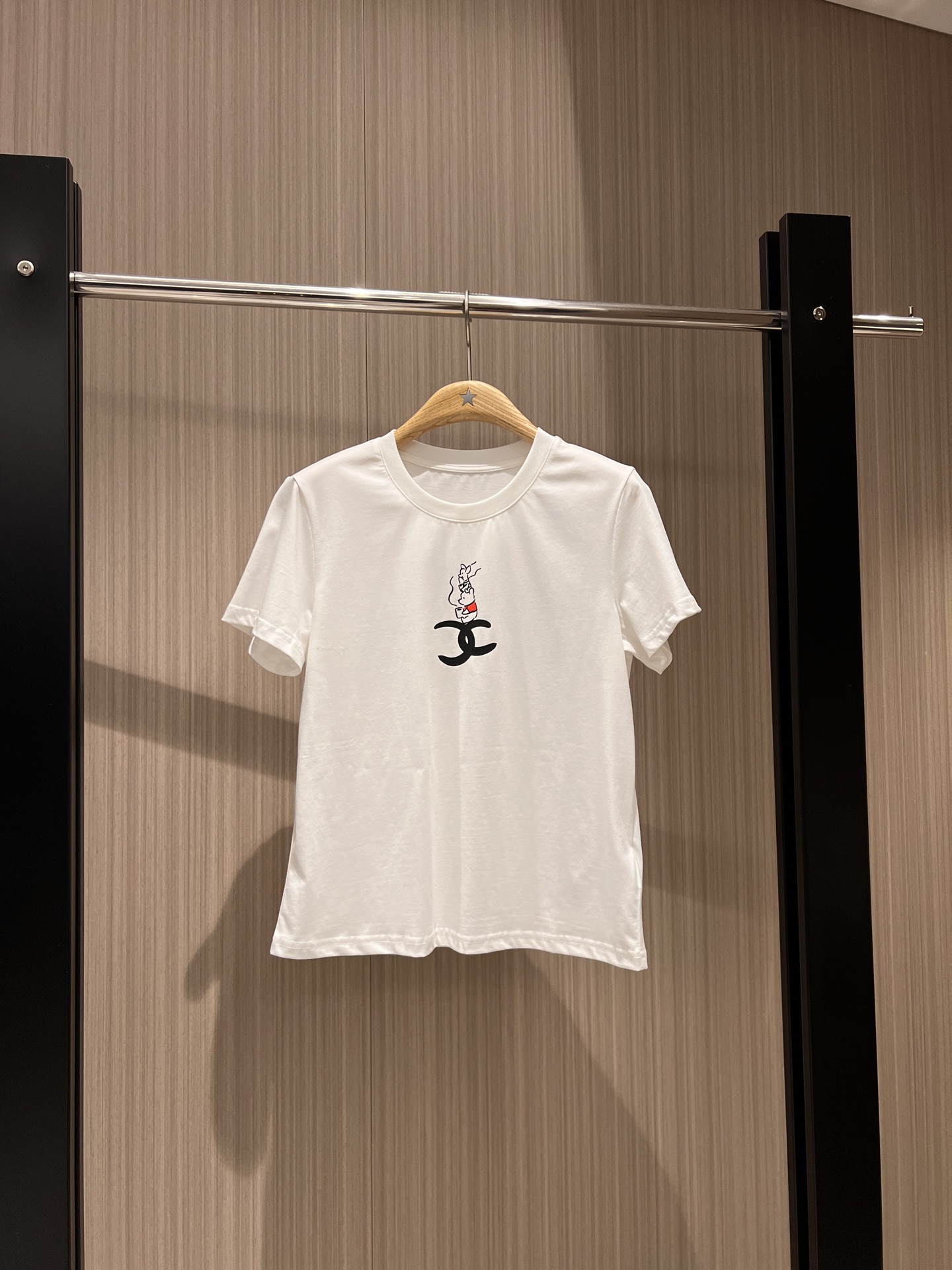 NO:325711,New Winnie the Pooh's Double C Hand-painted T-shirt cute and age-reducing simple and versatile SML, tees, t-shirt, alexander wang19860909新款小熊维尼双C手绘T恤可爱减龄 简单百搭SML,,tees，t-shirt,alexander wang,Women's clothing