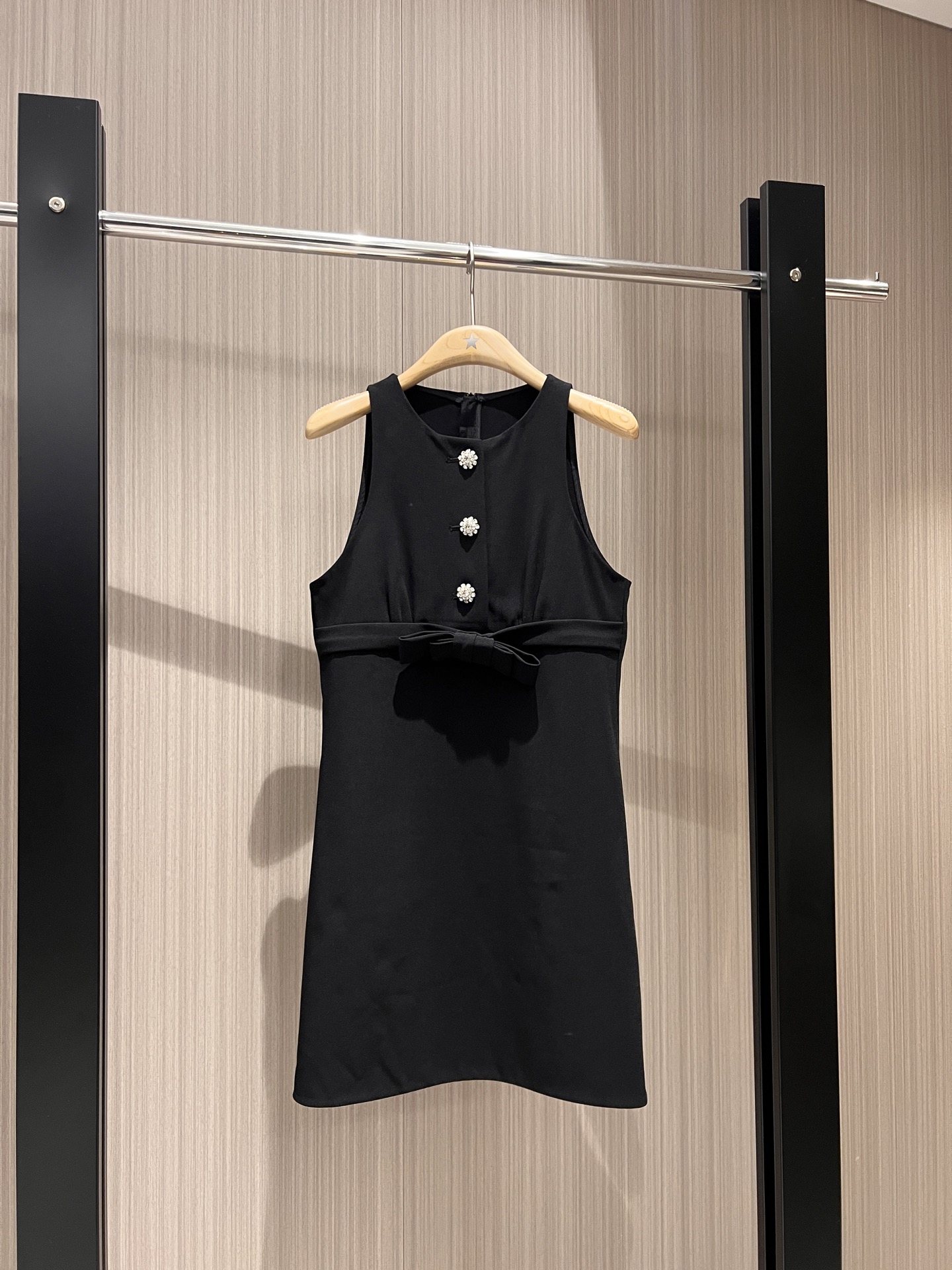 NO:326304,The same style of new stars, rhinestone buckle decorative vest dress, bow design, slim fit and slim, temperament, age-reducing elegance, SML, skirts, alexander wang19860909新款明星同款 水钻扣装饰背心连衣裙 蝴蝶结设计 修身显瘦 气质减龄小优雅必备 SML,,skirts,alexander wang,Women's clothing