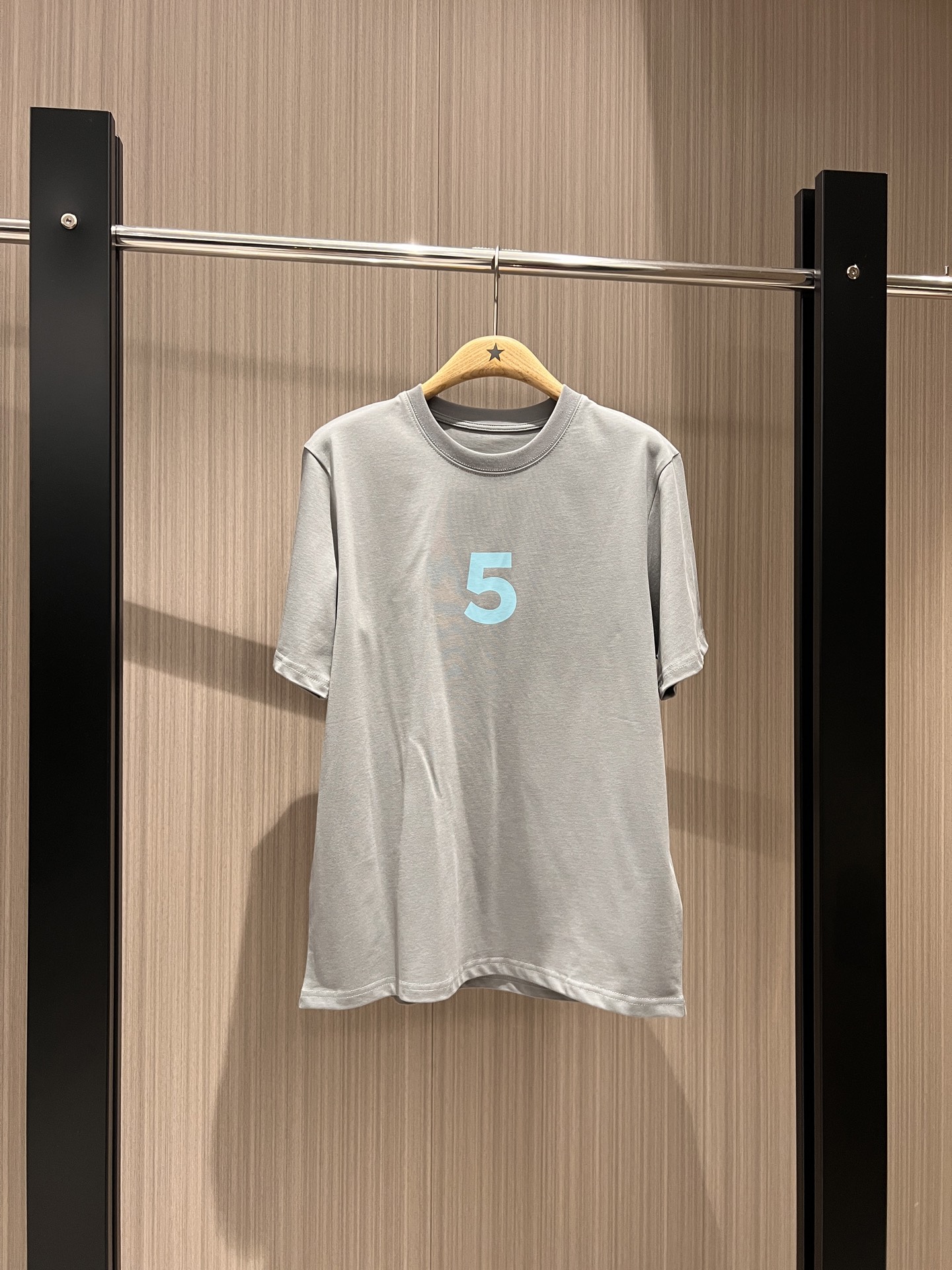 NO:326308,New medieval loose double C5 T-shirt, haze gray contrast blue print is so beautiful, simple and versatile SML, tees, t-shirt, alexander wang19860909新款中古宽松双C5号T恤 雾霾灰撞色蓝色印花太好看了 简单百搭SML,,tees，t-shirt,alexander wang,Women's clothing