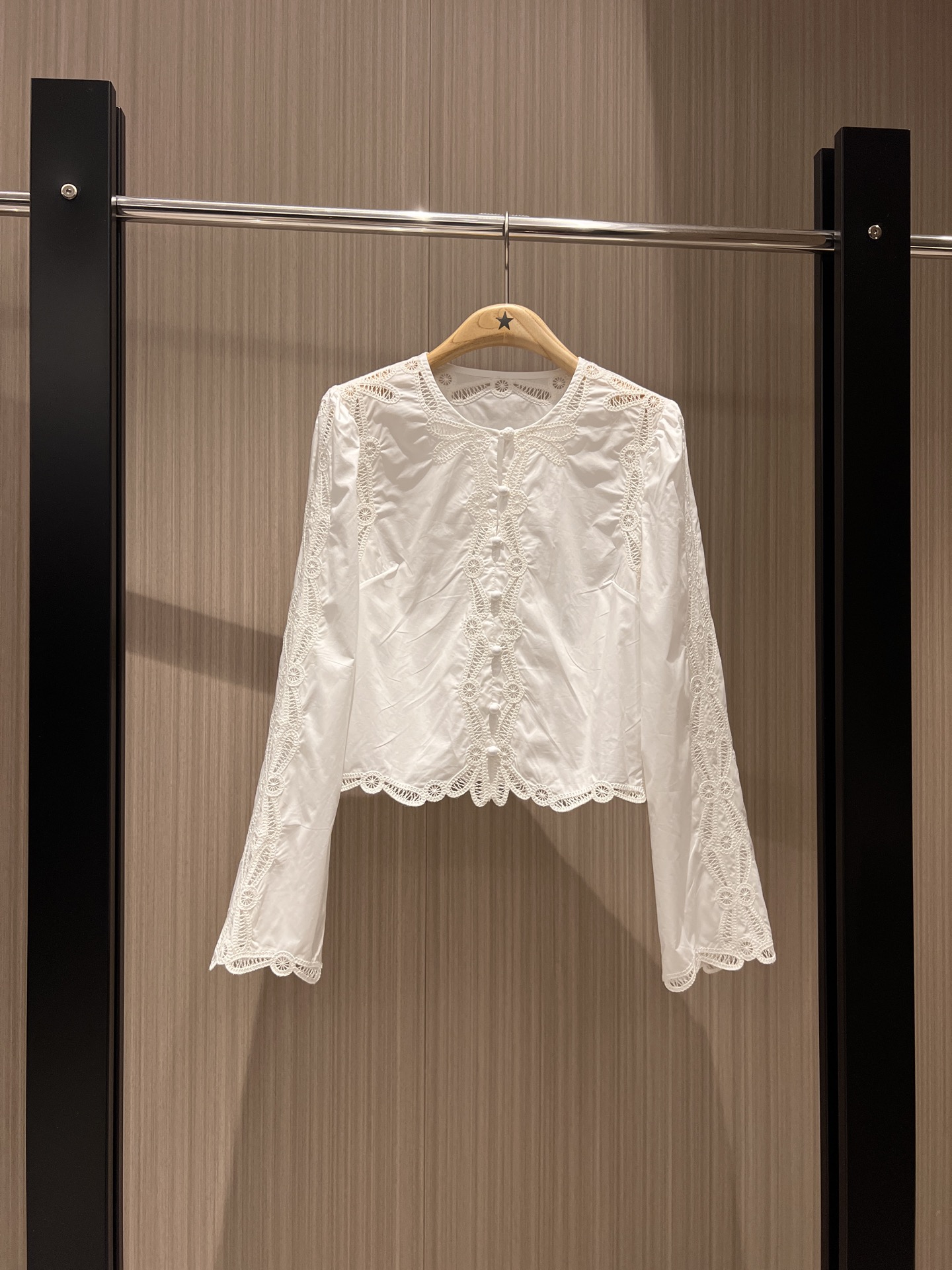 NO:317522,New French holiday style hollow water-soluble hook flower splicing cardigan top micro-flare sleeve short-sleeved positioning design vacation and leisure age-reducing versatile S-XL, T-shirt, alexander wang19860909新款法式度假风 镂空水溶钩花拼接开衫上衣 微喇叭袖 短袖定位设计度假休闲 减龄百搭 S-XL,,T-shirt,alexander wang,Women's clothing