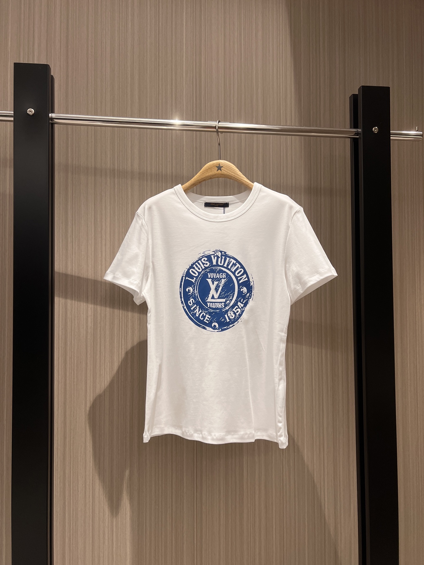 NO:317391,New old badge printed T-shirt Simple and casual versatile must-have black and blue SML, tees, t-shirt, alexander wang19860909新款做旧徽章印花T恤 简单休闲 百搭必备黑色蓝色 SML,,tees，t-shirt,alexander wang,Women's clothing