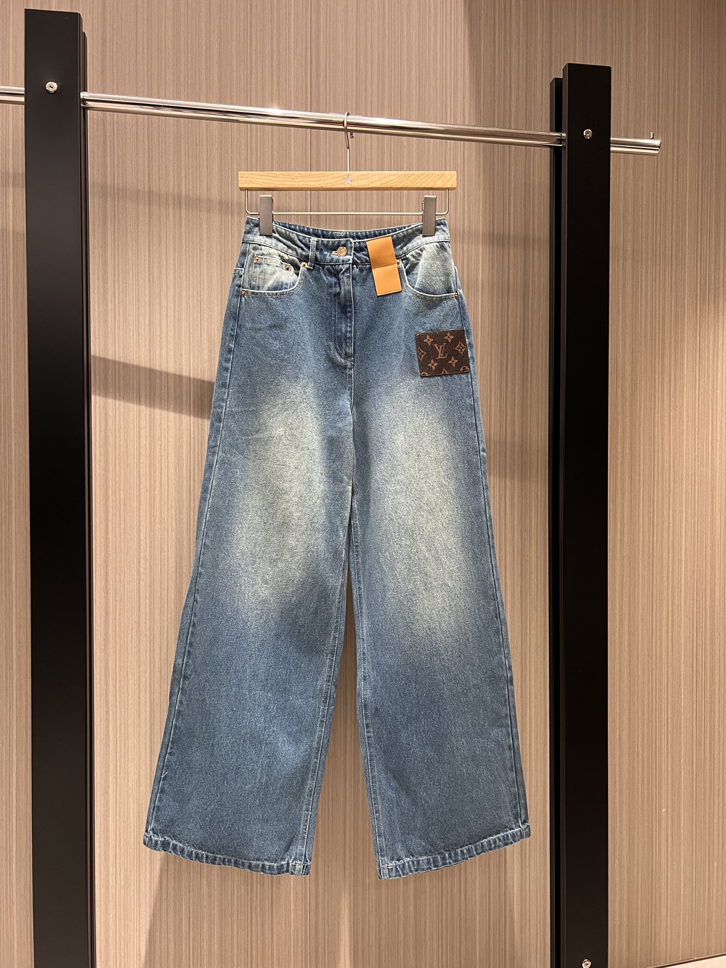 NO:318332,New style of old-fashioned leather wide-leg jeans, straight-leg pants positioning and washing, street-fried casual, age-reducing versatile SML, jeans, alexander wang19860909新款拼老花皮标阔腿牛仔裤 直筒裤定位洗水 炸街休闲 减龄百搭SML,,jeans,alexander wang,Women's clothing