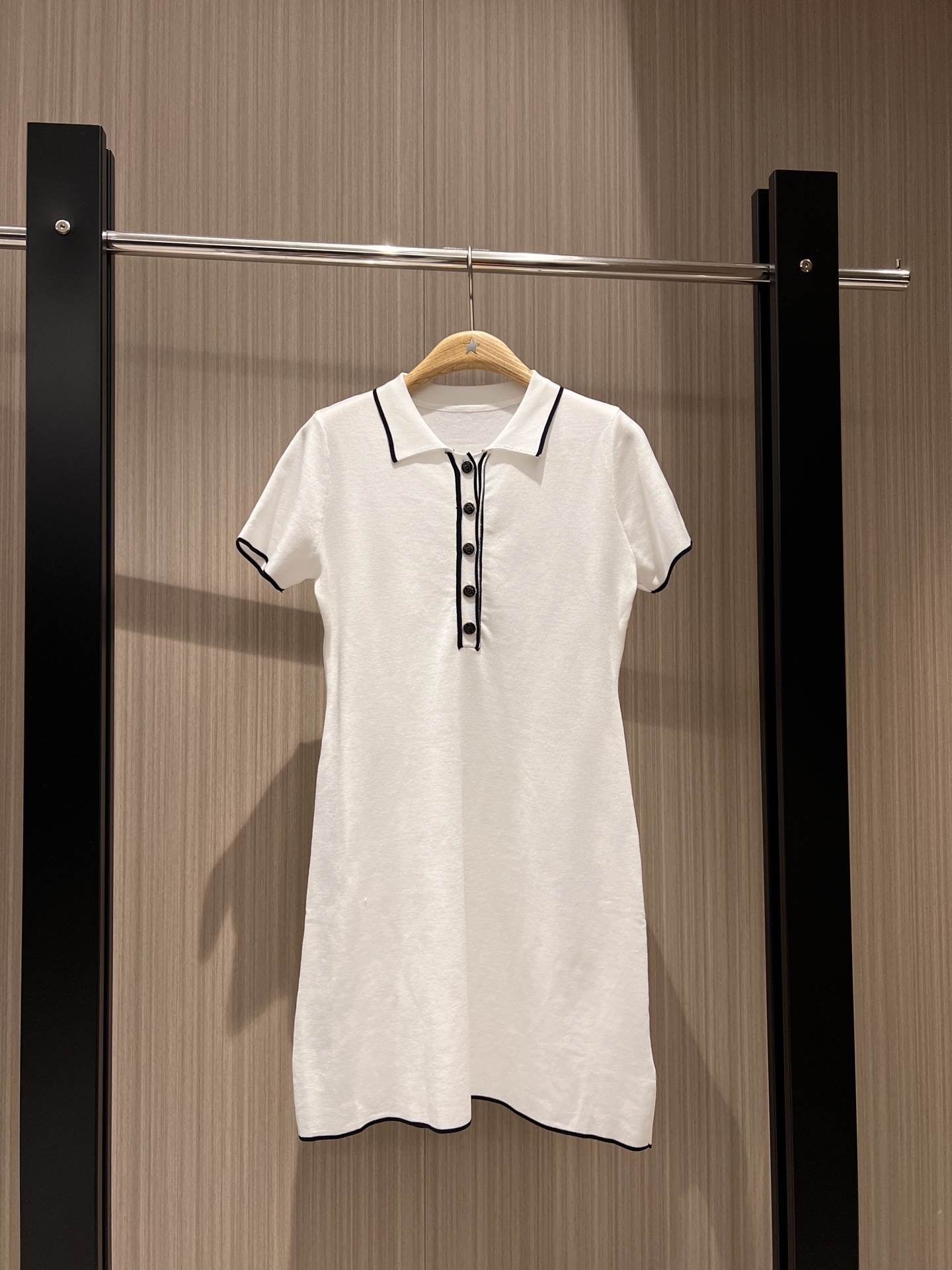 NO:318325,New contrasting black-edged knitted lapel dress with simple fragrance, slim and slim temperament to reduce age SML, skirts, alexander wang19860909新款撞色黑边针织翻领连衣裙简单香风 修身显瘦气质减龄 SML,,skirts,alexander wang,Women's clothing