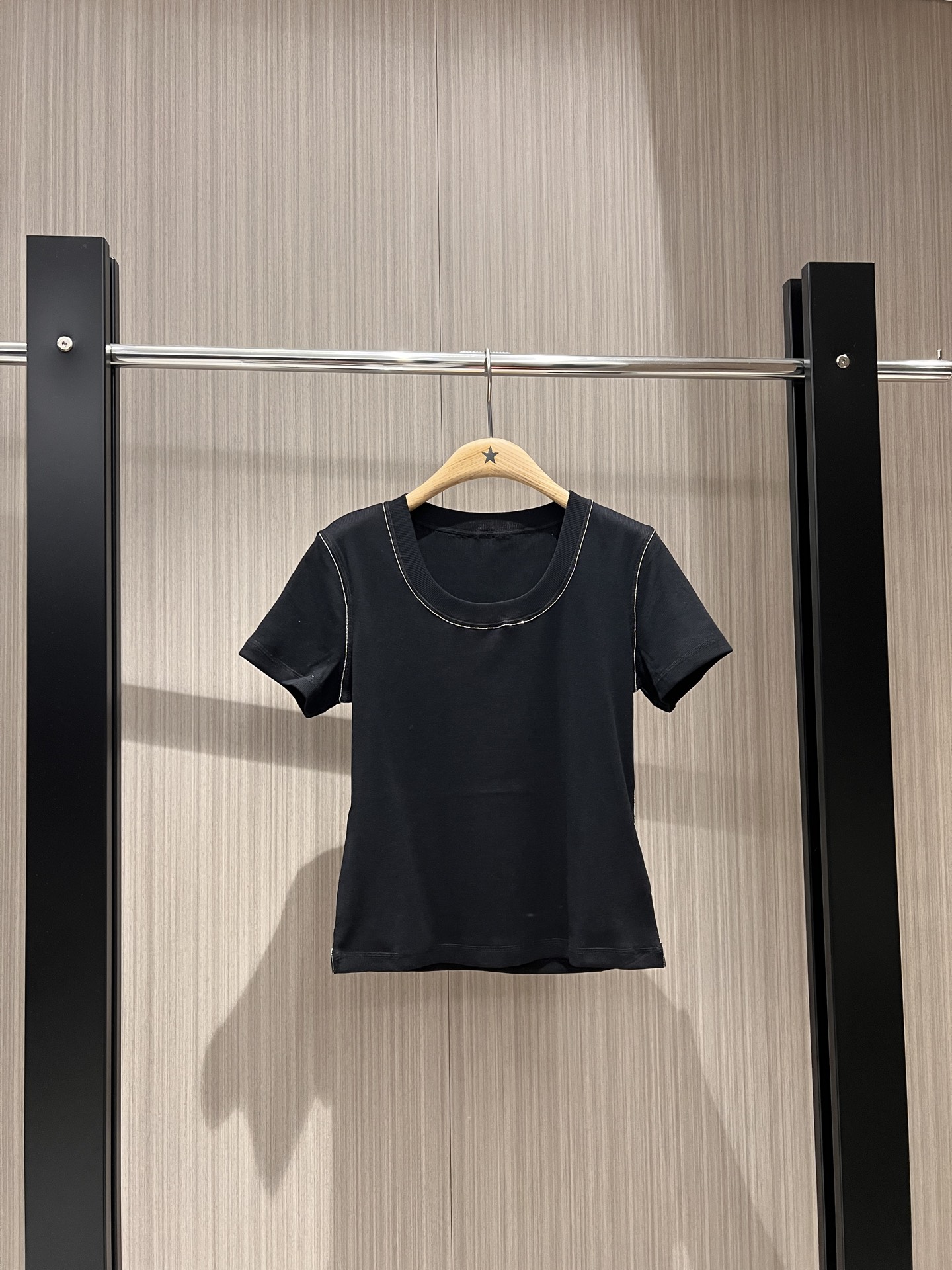 NO:318289,New BC bead chain decorative small T-shirt minimalist casual short slim fit slim and versatile black and white SML, tees, t-shirt, alexander wang19860909新款BC珠链装饰小版型T恤极简休闲 短款修身 显瘦百搭黑色白色 SML,,tees，t-shirt,alexander wang,Women's clothing