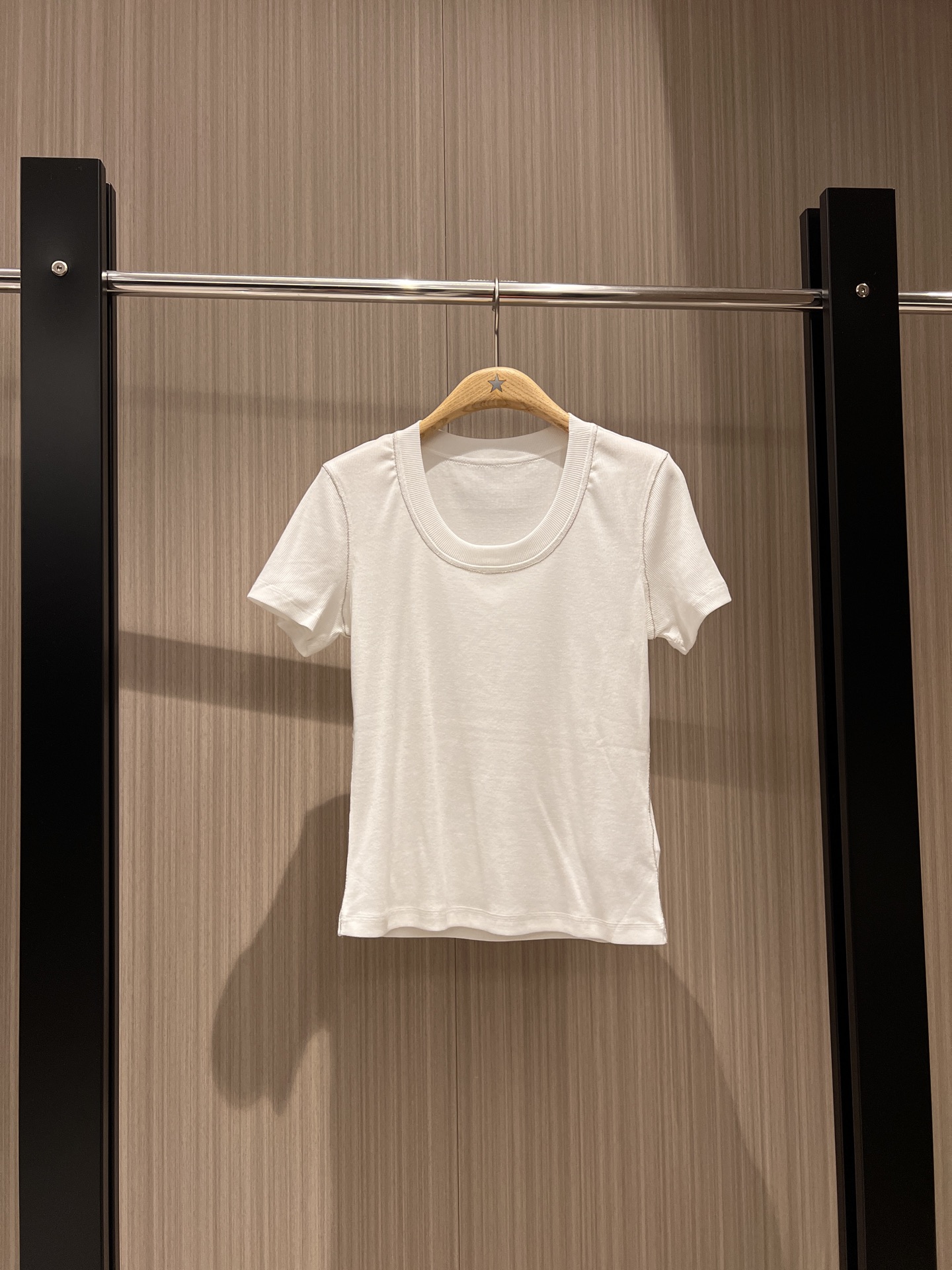 NO:318312,New BC bead chain decorative small T-shirt minimalist casual short slim fit slim and versatile black and white SML, tees, t-shirt, alexander wang19860909新款BC珠链装饰小版型T恤极简休闲 短款修身 显瘦百搭黑色白色 SML,,tees，t-shirt,alexander wang,Women's clothing