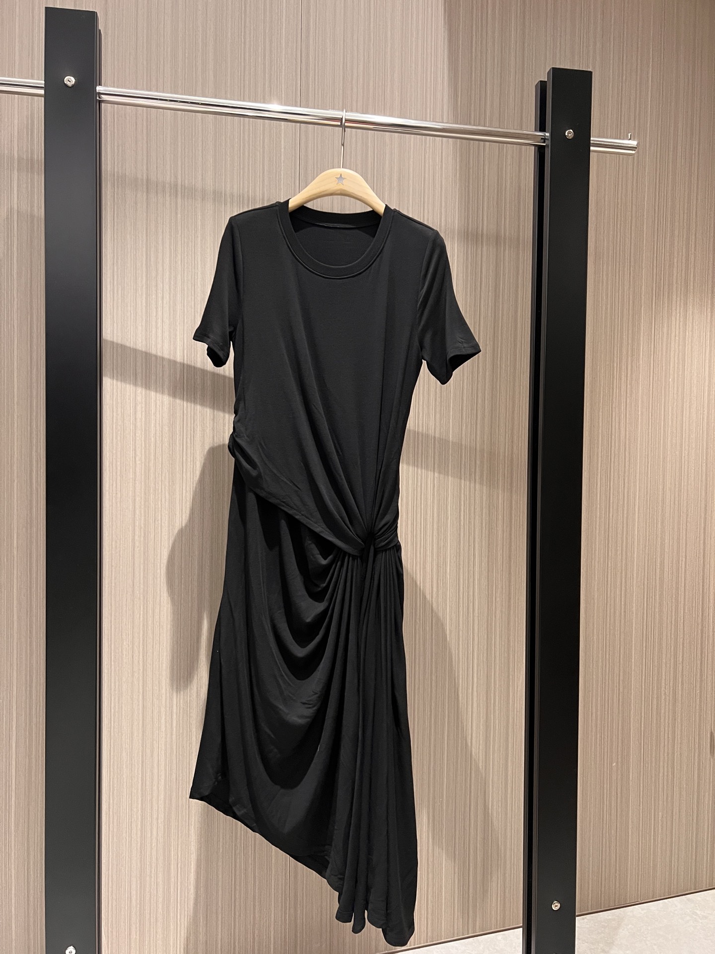 NO:318294,New style of pleated kink design irregular dress, temperament slim and flesh covering, vacation and casual black grey SML, skirts, alexander wang19860909新款来袭褶皱扭结设计不规则连衣裙 气质修身遮肉显瘦 度假休闲黑色灰色 SML,,skirts,alexander wang,Women's clothing