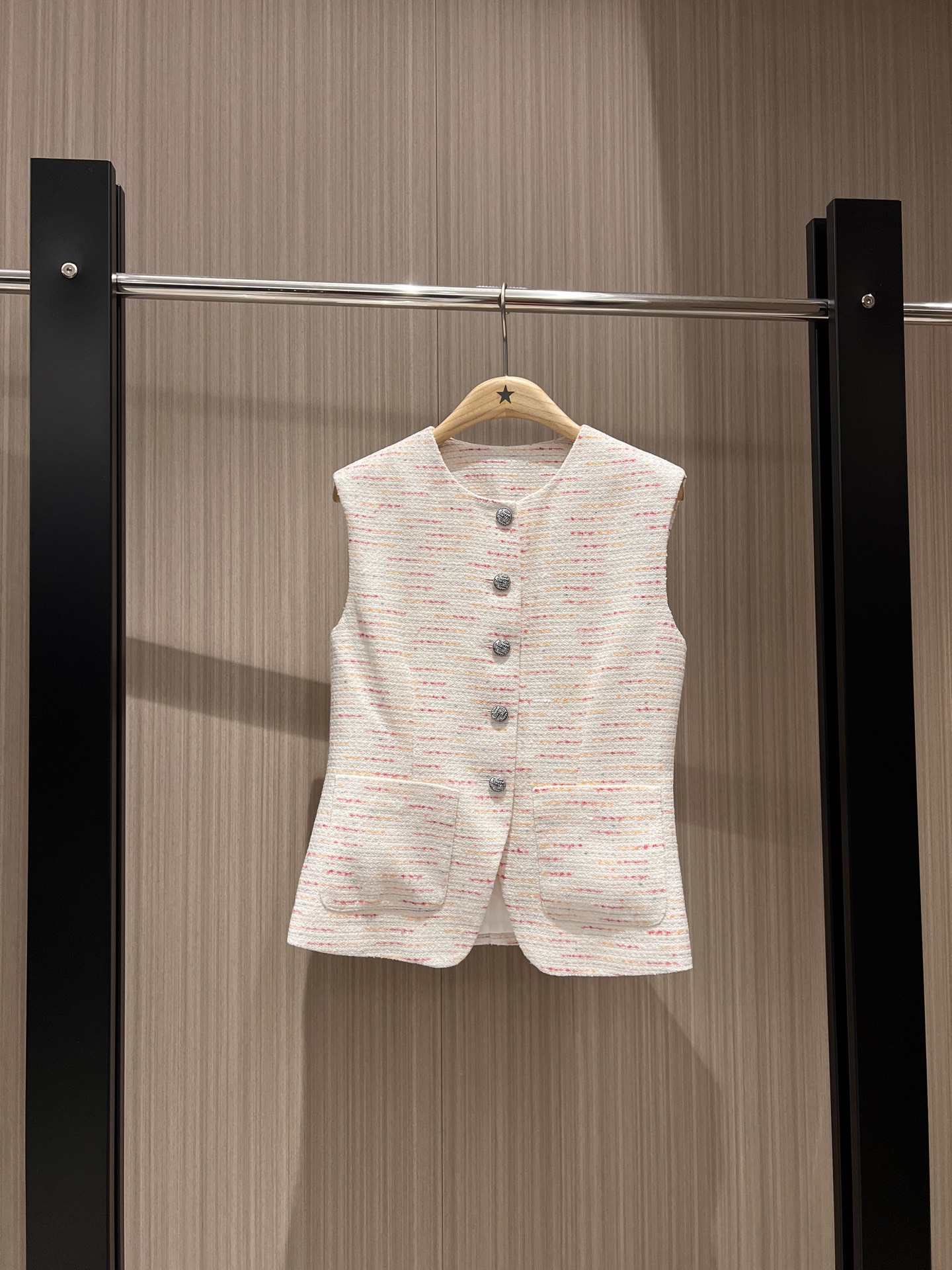 NO:318311,New colorful striped jacquard tweed vest with French style, simple camellia lining, single-breasted temperament and versatile SML, alexander wang19860909新款彩色条纹提花粗花呢马甲外搭法式简约 山茶花内衬 单排扣气质百搭 SML,,alexander wang,Women's clothing