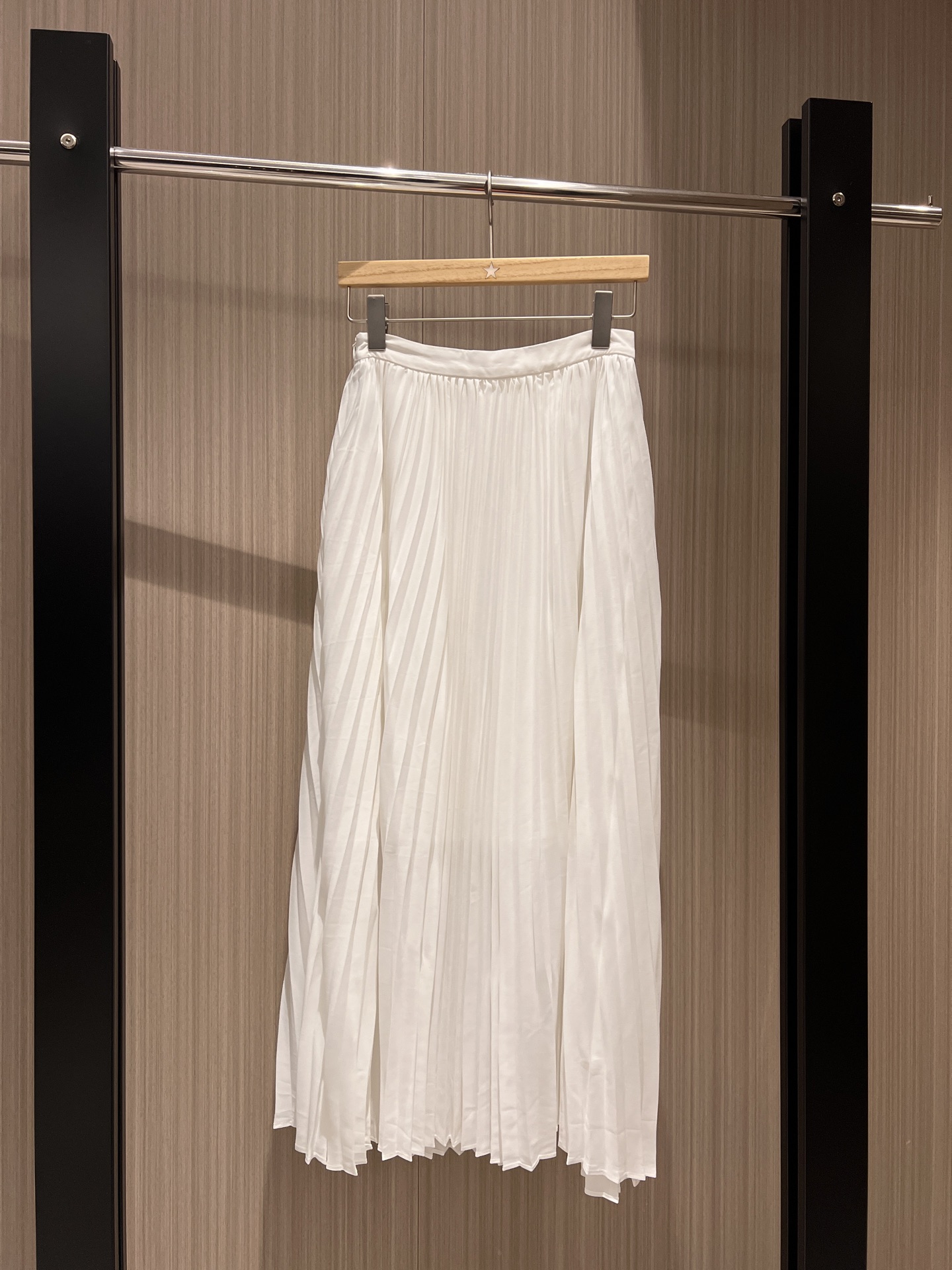 NO:318308,New minimalist design pleated skirt, simple and casual, temperament, versatile and age-reducing SML, skirts, alexander wang19860909新款极简设计百褶半裙 简单休闲 气质百搭减龄必备SML,,skirts,alexander wang,Women's clothing
