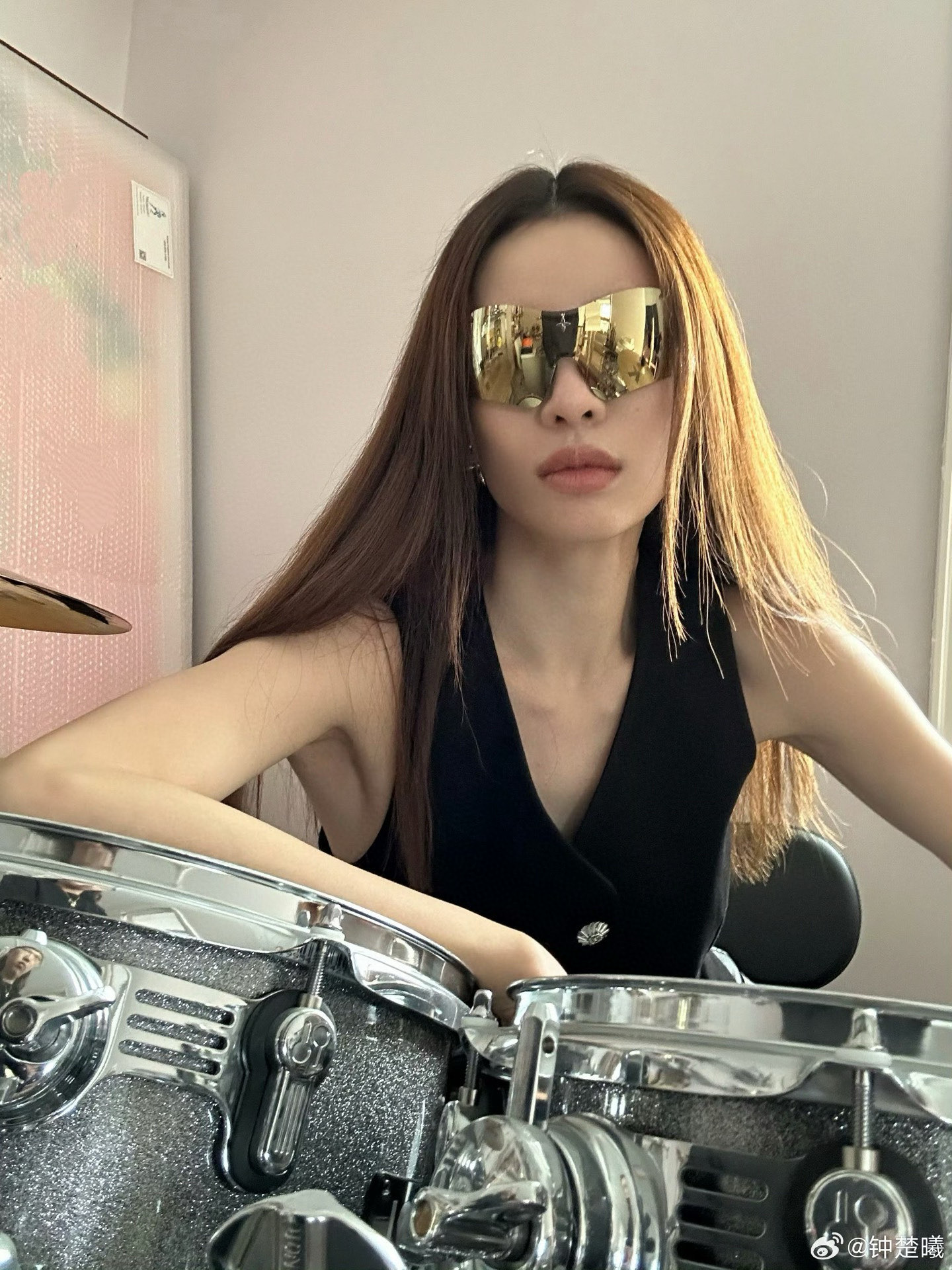 NO:318275,New style of jacket, pants, vest, same style as Zhong Chuxi, diamond buckle decoration black denim series black leather brand V-neck vest denim jacket casual jeans, fashionable age-reducing SML, jeans, jackets & coats, alexander wang19860909外套裤子马甲新款钟楚曦同款 镶钻扣装饰黑色牛仔系列黑色皮牌 V领马甲牛仔外套休闲牛仔裤 时尚减龄 SML,,jeans,jackets & coats,alexander wang,Women's clothing