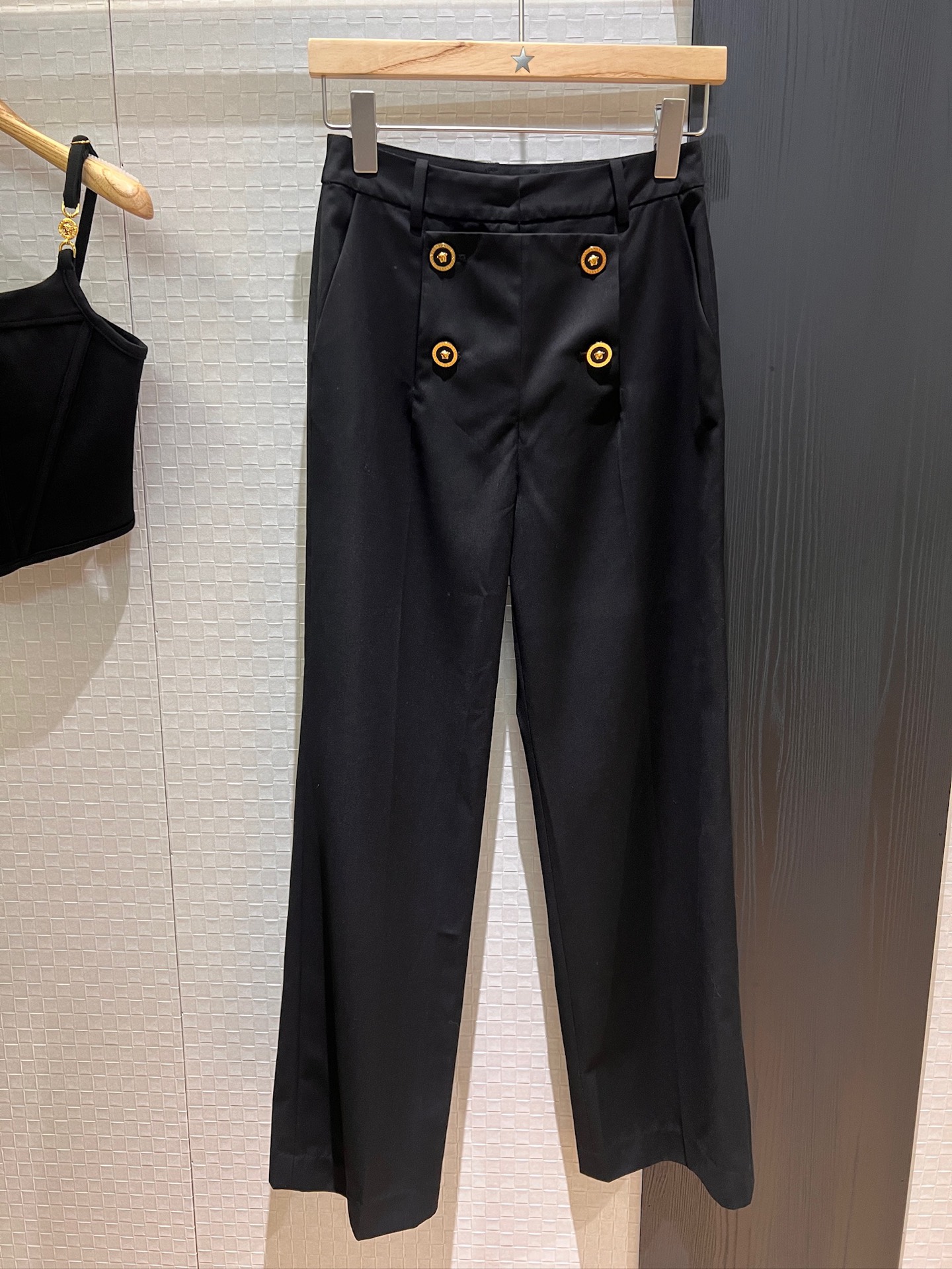 NO:329351,The new model is coming to Guo Caijie's same style. Medusa double-breasted casual trousers. Wide-leg pants are fashionable and slim. Successful commuting. Simple and versatile SML, alexander wang19860909新款来袭郭采洁同款 美杜莎双排扣设计休闲西裤 阔腿裤时尚修身 干练通勤 简约百搭SML,,alexander wang,Women's clothing