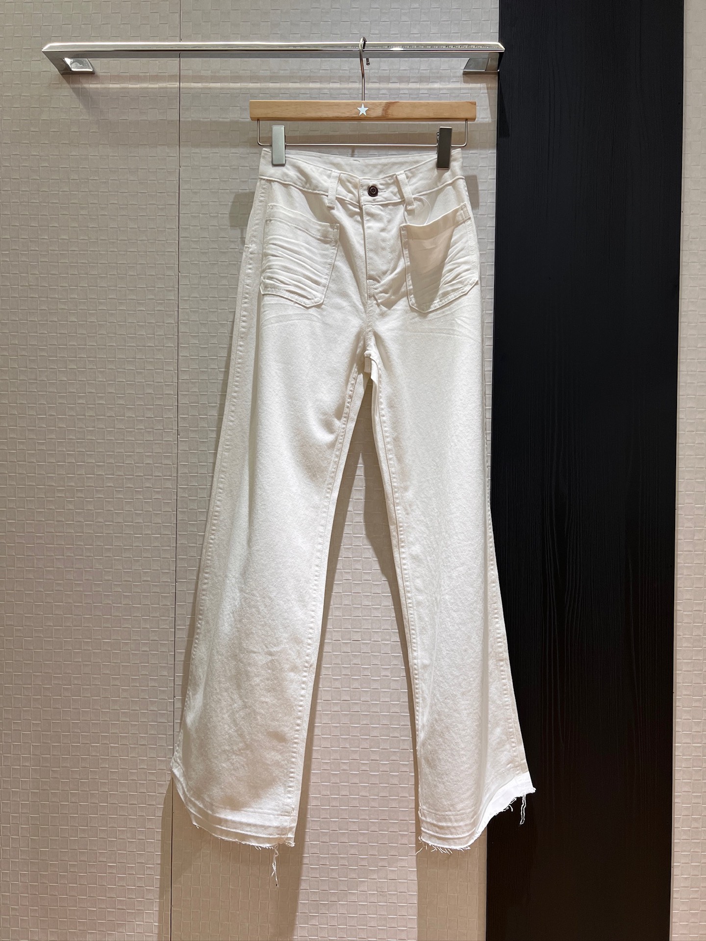 NO:328531,The same style of the new style of Chongchong Kwong Lingling, bristled white jeans, straight wide-leg pants, lazy, casual and age-reducing, slim and versatile 26-29,, jeans, alexander wang19860909新款冲冲邝玲玲同款 毛边设计白色牛仔裤 直筒阔腿裤拖地慵懒 休闲减龄 显瘦百搭26-29,,jeans,alexander wang,Women's clothing