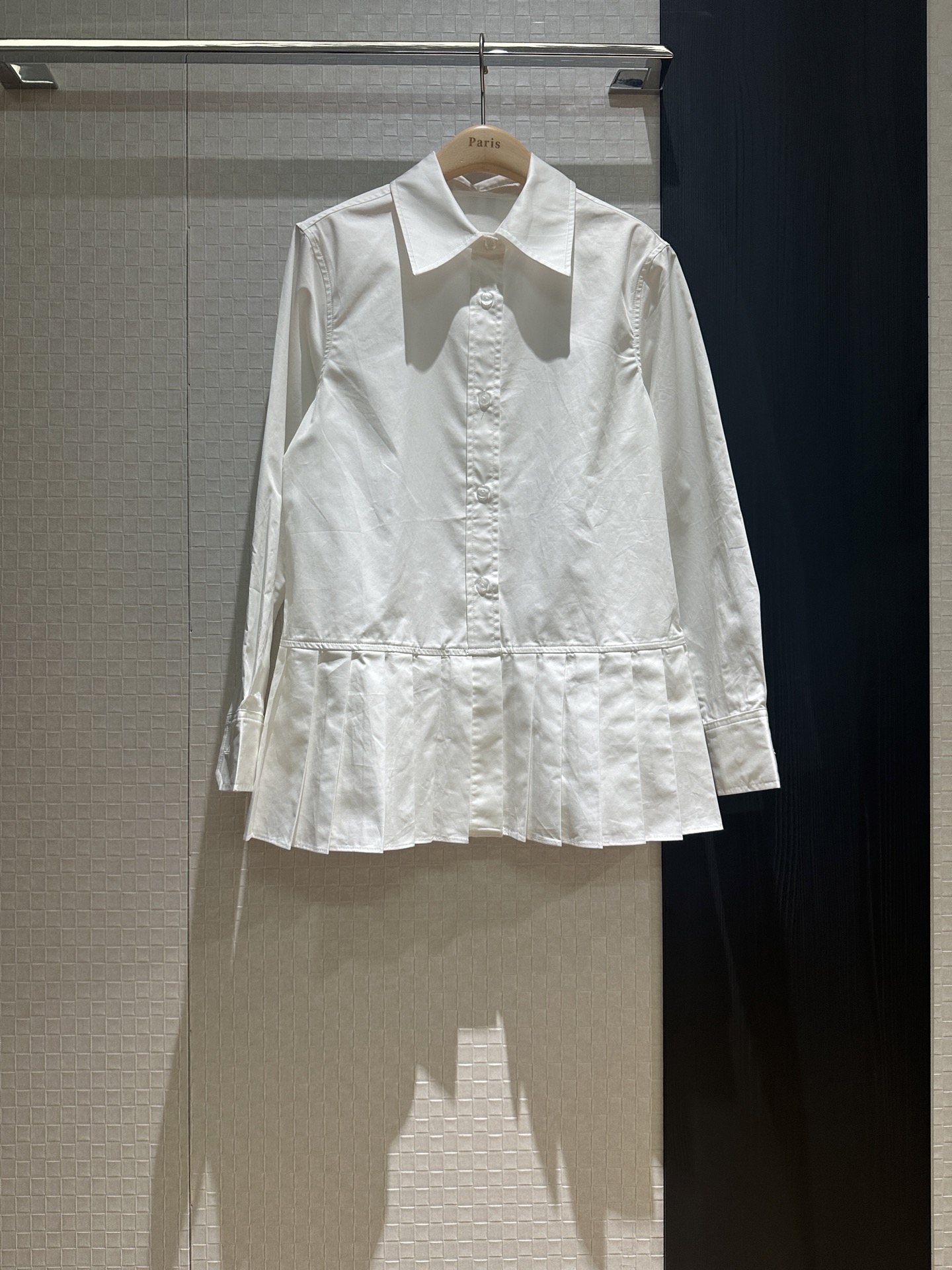 NO:331083,The same style of the new Guo Caijie TB hem splicing and pleated loose shirt classic red, white and blue webbing decoration college style leisure and age reduction cute commuting slim and versatile SML, alexander wang19860909新款郭采洁同款 TB下摆拼接压褶设计宽松衬衣经典红白蓝织带装饰 学院风休闲减龄 可爱通勤 显瘦百搭SML,,alexander wang,Women's clothing