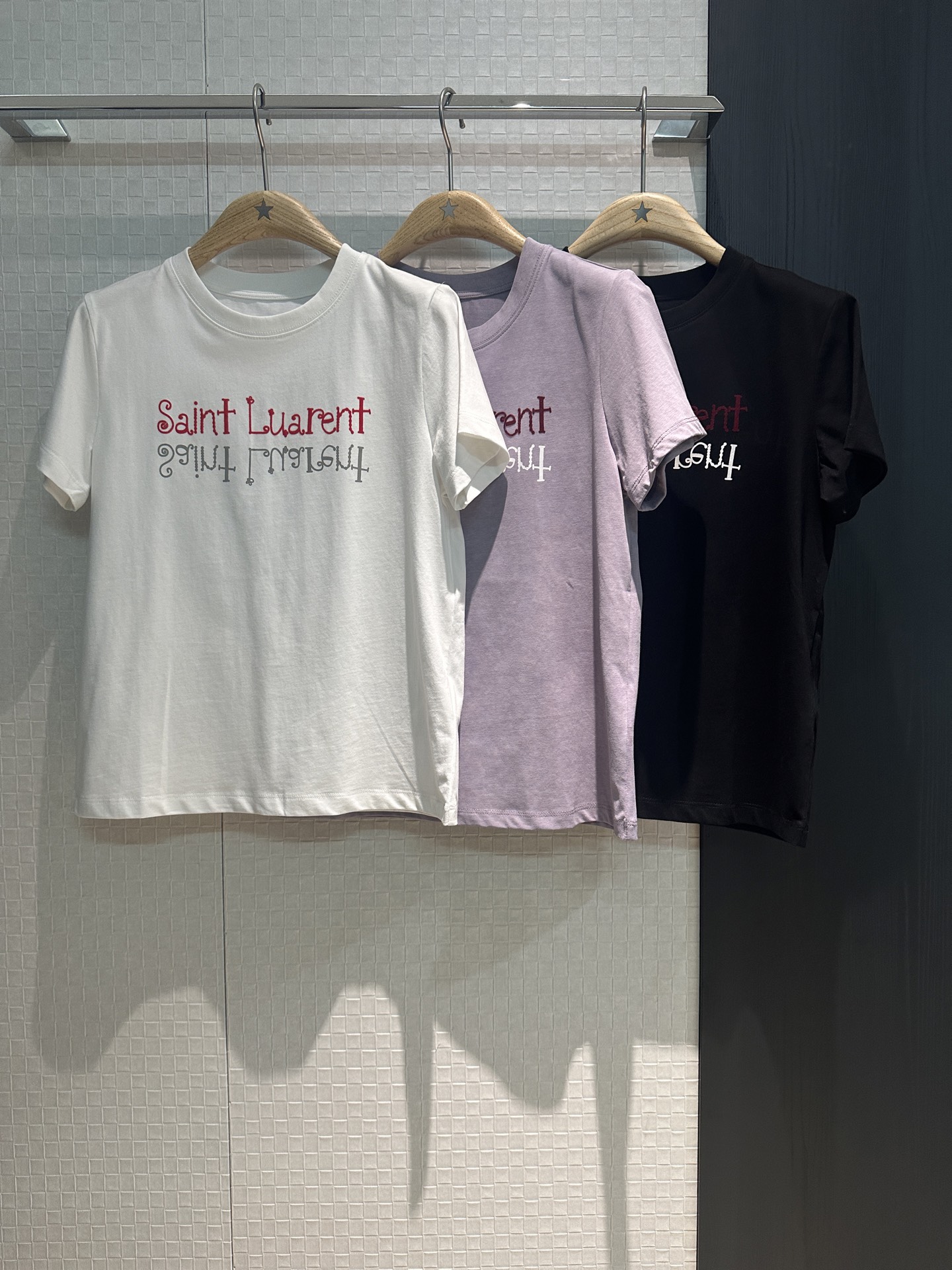 NO:331515,New flocked printed letters T-shirt tie-dye taro purple simple casual age-reducing matching Purple black and white SML, tees, t-shirt, alexander wang19860909新款植绒印花字母T恤 扎染香芋紫简单休闲 减龄搭配 紫色黑色白色SML,,tees，t-shirt,alexander wang,Women's clothing