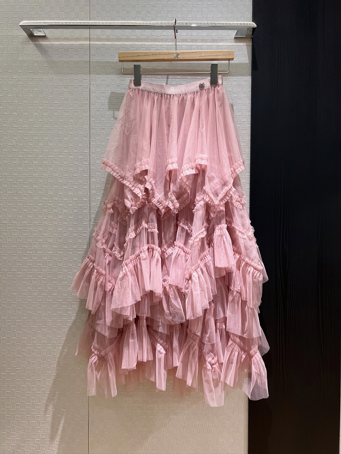 NO:414201,New elastic waist multi-layer irregular mesh cake skirt and skirt are sweet and cute, temperament and age-reducing exquisite little princess, essential for banquets, black and white powder SML, skirts, alexander wang19860909新款松紧腰多层不规则网纱蛋糕裙半裙甜美可爱 气质减龄精致小公主 宴会必备 黑白粉 SML,,skirts,alexander wang,Women's clothing