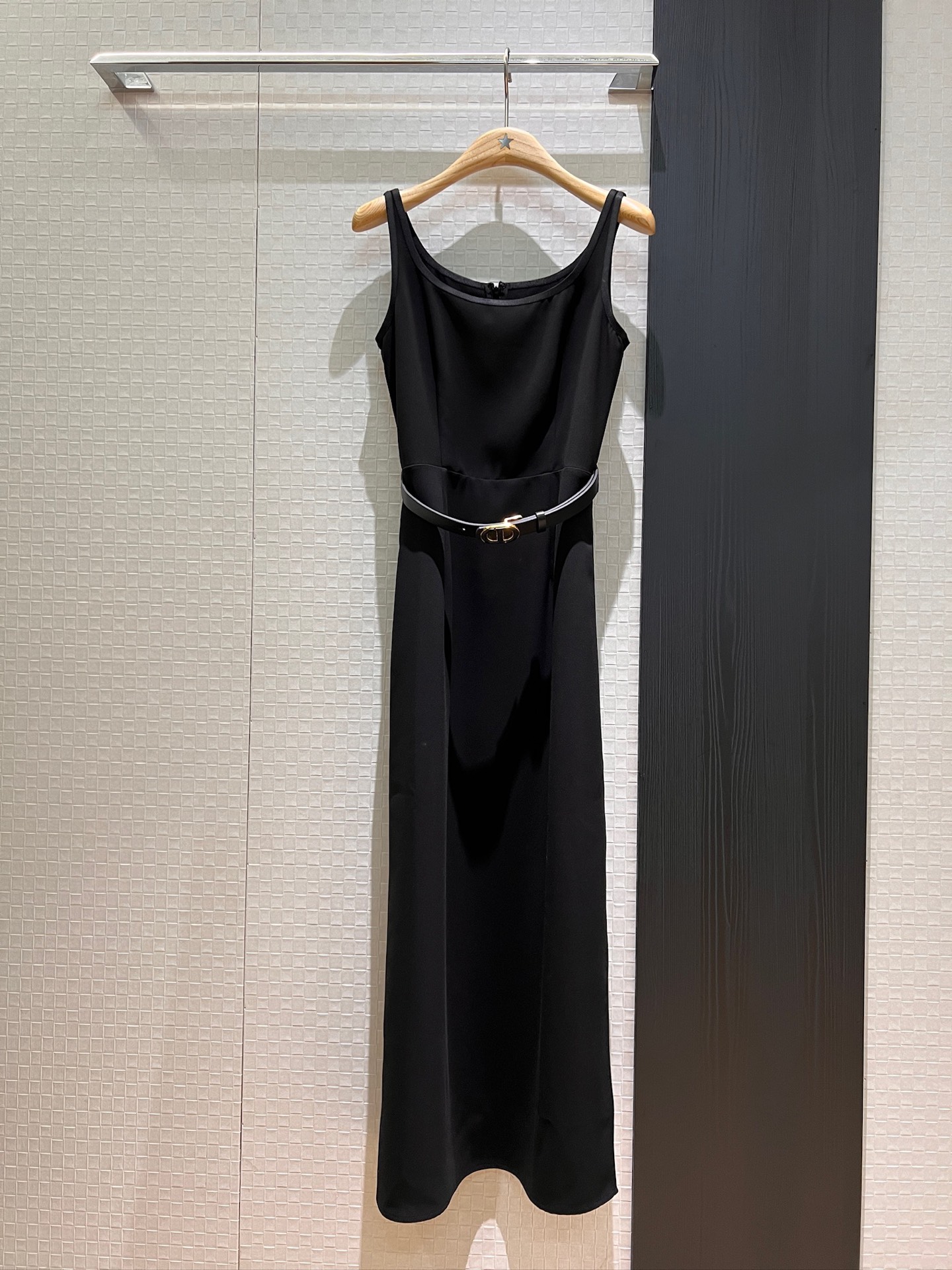 NO:335327,The same style as the new style of the Han Suxi French minimalist vest long skirt suspender skirt, three-acetic acid sleeveless dress delivery CD belt, skirt slit and elegant and slim, temperament celebrity black apricot pink S-XL, skirts, alexander wang19860909新款冲冲韩素希同款 法式极简背心长裙吊带裙 三醋酸无袖连衣裙配送CD腰带 裙摆开叉优雅修身 气质名媛 黑色杏色粉色 S-XL,,skirts,alexander wang,Women's clothing