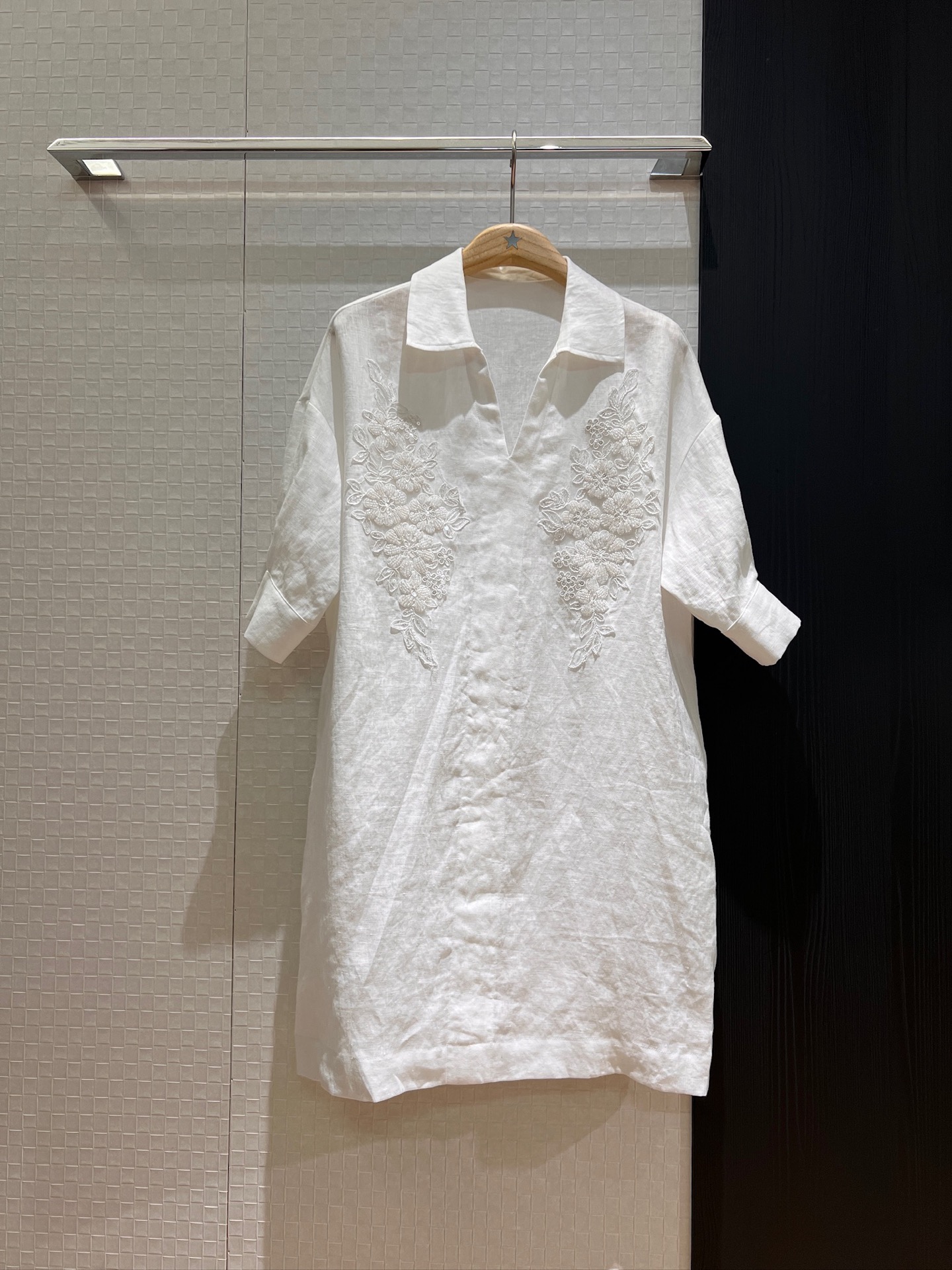 NO:333899,New beaded embroidered linen lapel half-sleeved shirt dress loose and casual vacation style lazy and relaxed. Pockets on both sides Pink and white S-XL, skirts, alexander wang19860909新款钉珠绣花装饰亚麻翻领半袖衬衣裙宽松休闲 度假风慵懒松弛感 两侧有口袋 粉色白色 S-XL,,skirts,alexander wang,Women's clothing