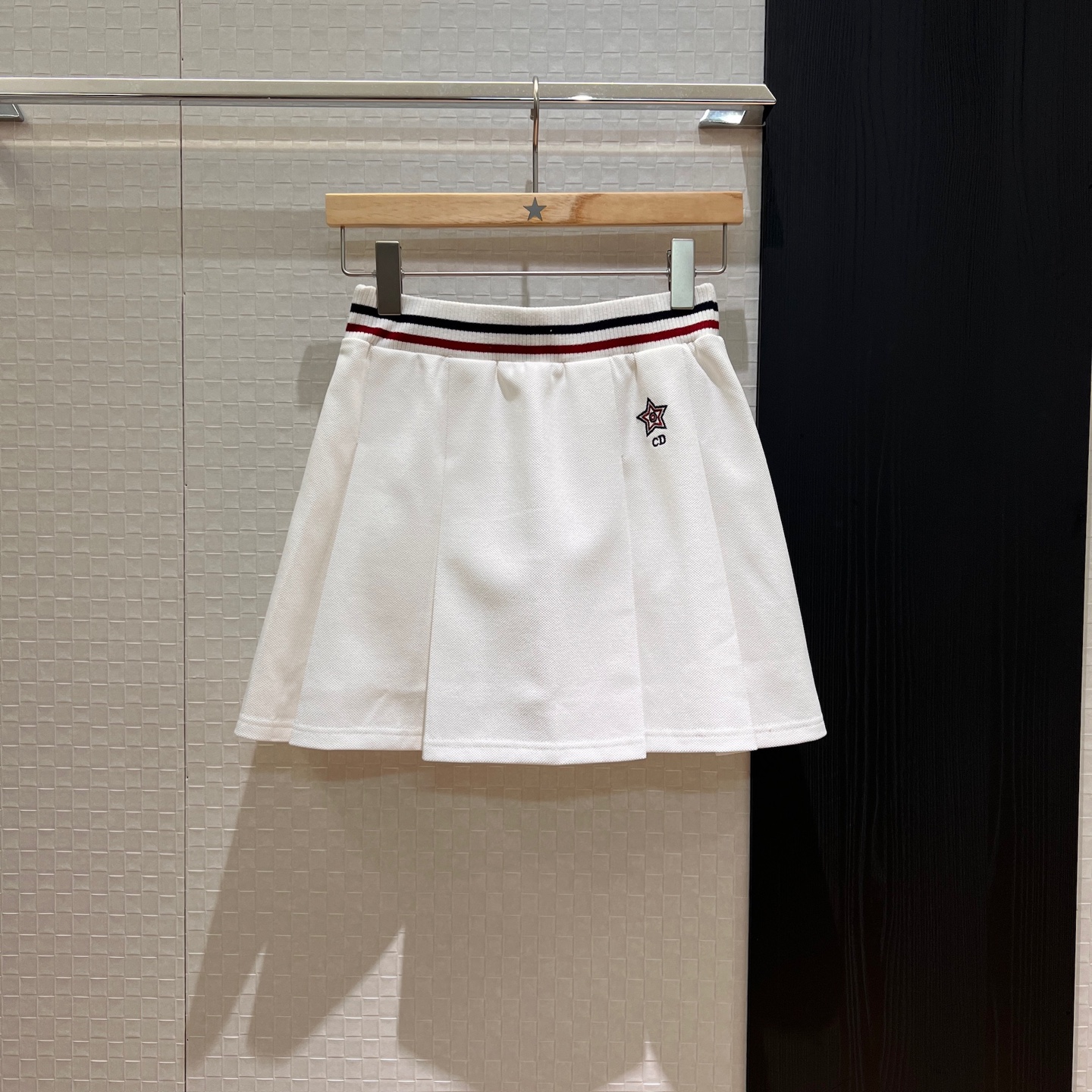NO:327409,New tennis series Kwong Lingling's same style Striped webbing pleated skirt embroidery CD Lucky Star decoration can be matched with the same polo top Age-reducing sports SML, skirts, alexander wang19860909新款网球系列 邝玲玲同款 条纹织带拼接百褶半裙刺绣CD幸运星装饰可搭同款polo上衣 减龄运动 SML,,skirts,alexander wang,Women's clothing