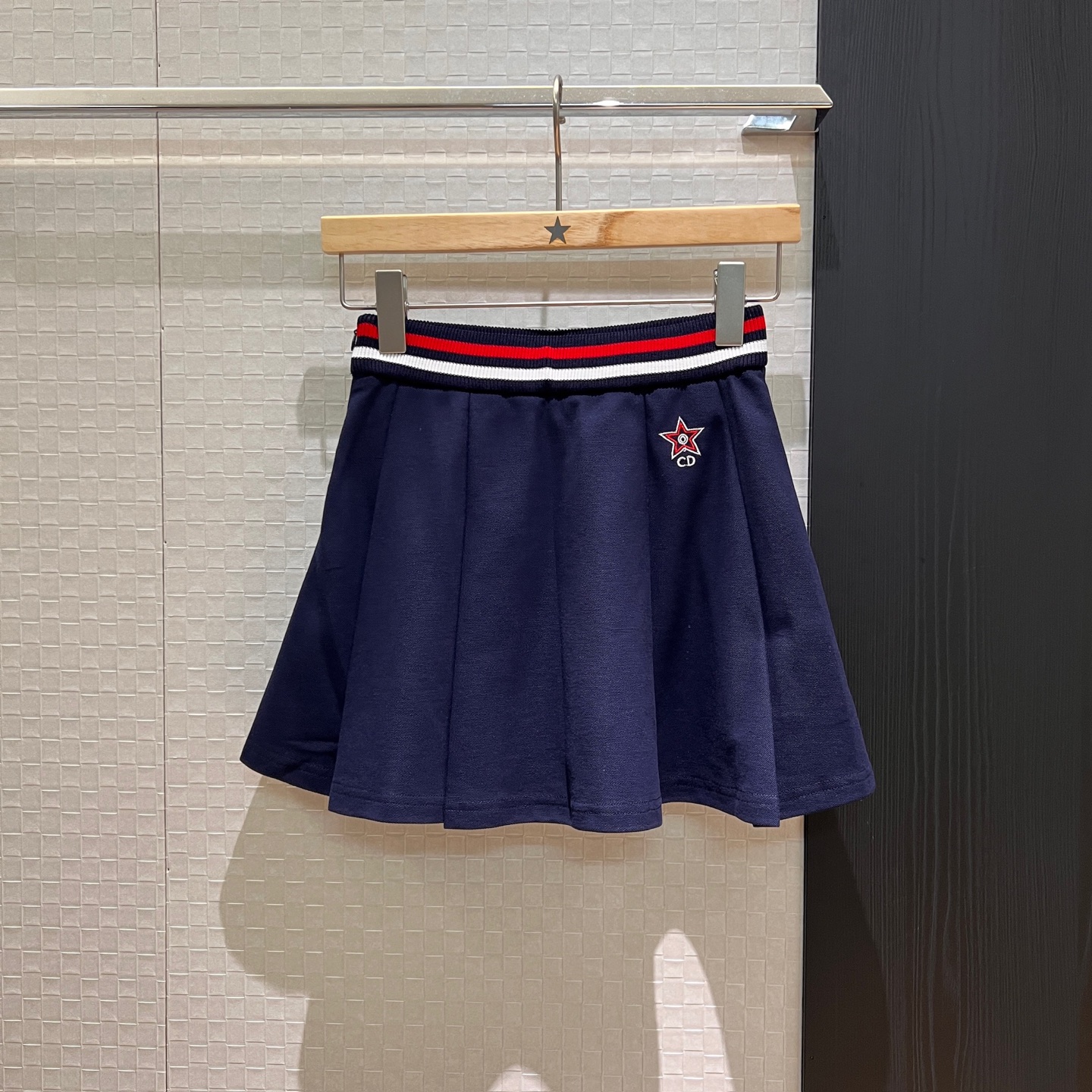 NO:327975,New recommended tennis series Kuang Lingling same style Striped webbing pleated skirt embroidery CD Lucky star decoration Shorts lining can be matched with the same polo top Age-reducing sports Dark blue white SML, skirts, shorts, alexander wang19860909新款推荐网球系列 邝玲玲同款 条纹织带拼接百褶半裙刺绣CD幸运星装饰 短裤内衬可搭同款polo上衣 减龄运动 深蓝白色SML,,skirts,shorts,alexander wang,Women's clothing