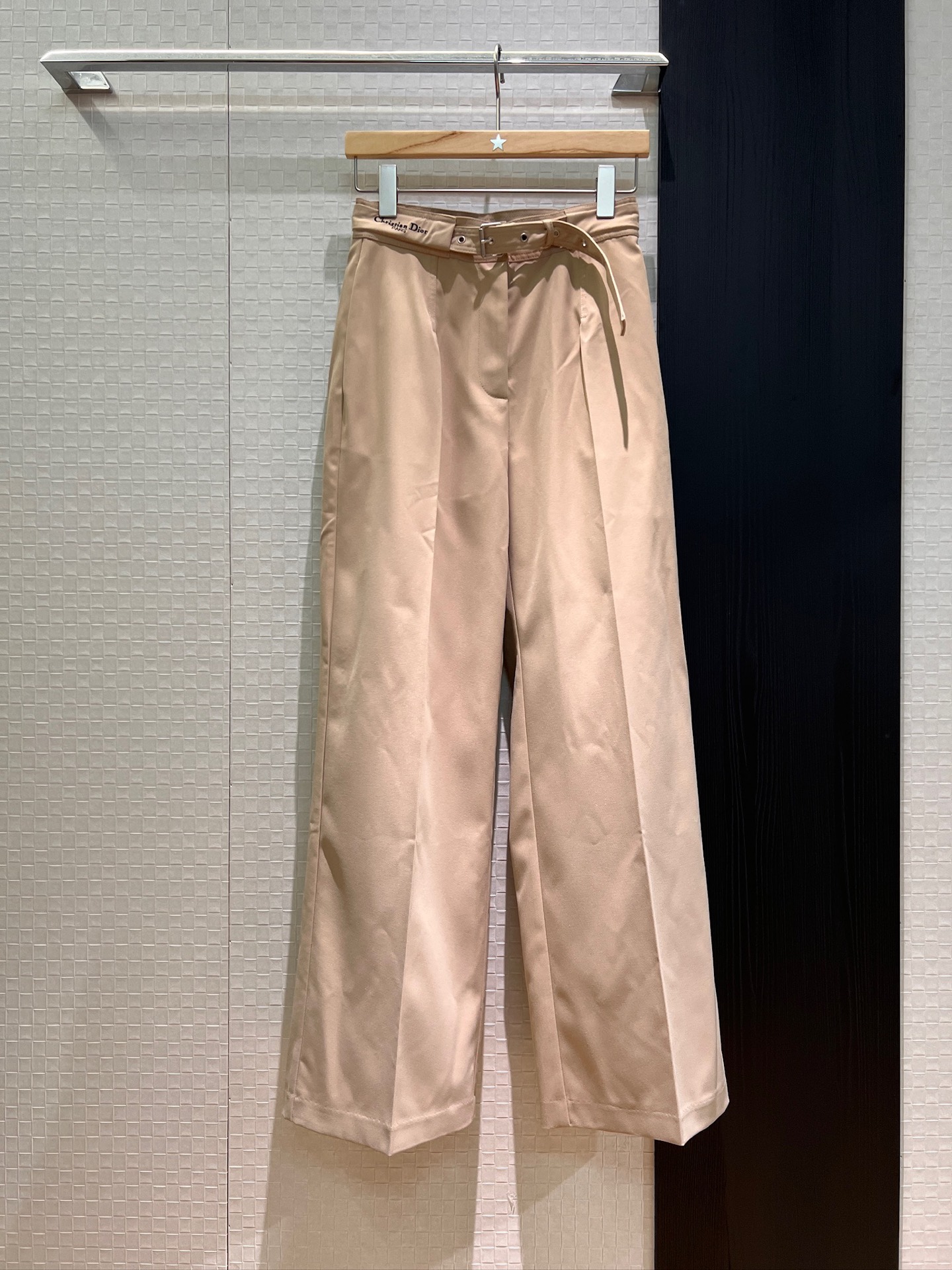 NO:332077,New belted casual trousers, wide-leg pants on both sides of pockets, embroidered CD letter logo, simple and fashionable, commuting versatile temperament, age-reducing SML,,alexander wang19860909新款系腰带装饰休闲西裤 阔腿裤两侧口袋 刺绣CD字母logo 简单时尚 通勤百搭气质减龄 SML,,alexander wang,Women's clothing