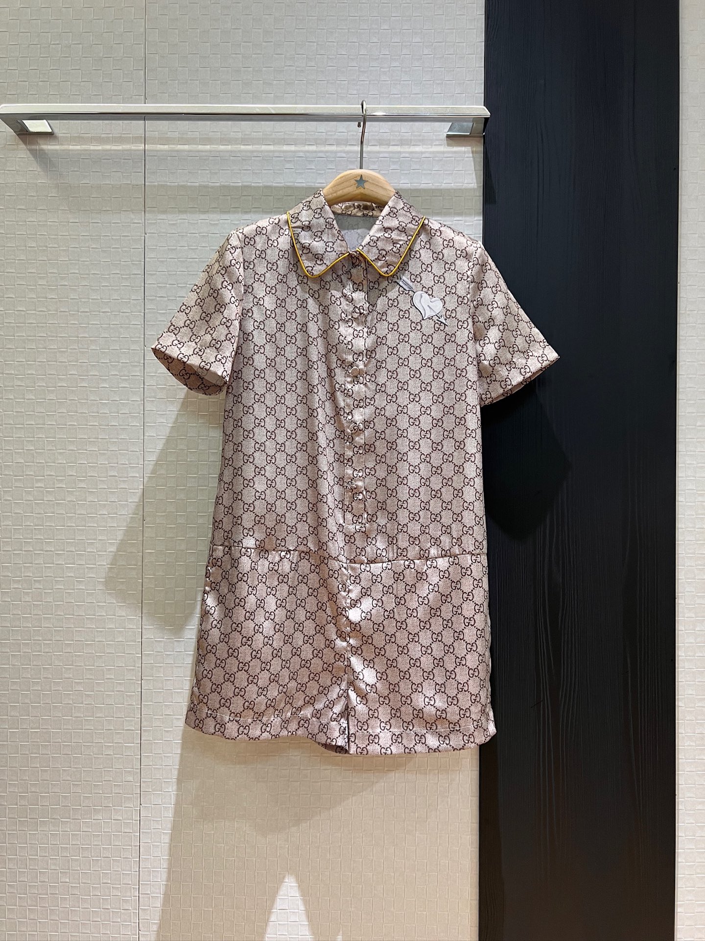 NO:333502,New Valentine's Day Archery Love Print Double G Short Sleeve Round-Sleeve Shorts Simple and Age-reducing, versatile and cute, with pockets on both sides SML, shorts, T-shirt, alexander wang19860909新款情人节射箭爱心印花 双G短袖连体短裤简单减龄 百搭可爱 两侧有口袋 SML,,shorts,T-shirt,alexander wang,Women's clothing