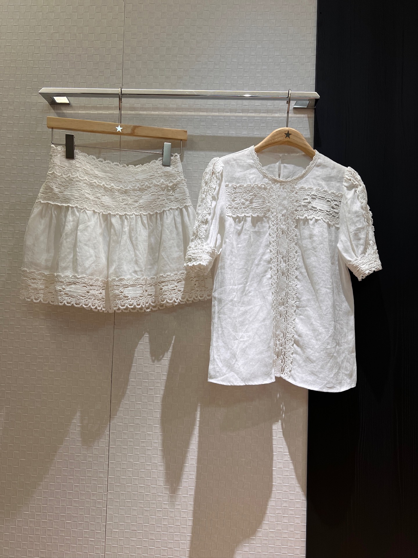 NO:333919,Tops New hollow lace spliced ​​linen puff sleeve round neck top lace spliced ​​skirt vacation and casual age-reducing versatile SML, skirts, alexander wang19860909上衣 半裙新款镂空蕾丝拼接亚麻泡泡袖圆领上衣蕾丝拼接半裙度假休闲 减龄百搭 SML,,skirts,alexander wang,Women's clothing