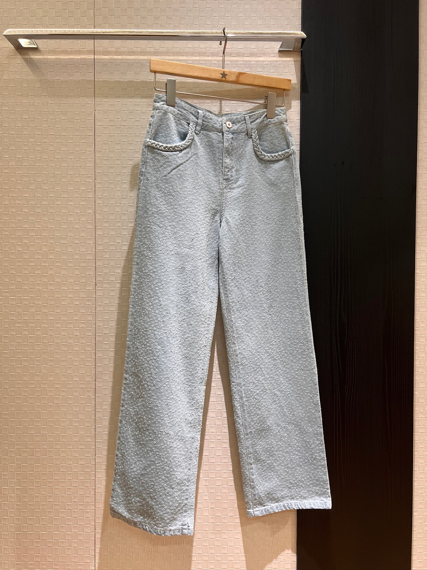 NO:334339,New snowflake light blue straight jeans, woven decorative pocket casual and versatile, must-have fashionable washing water for age reduction SML, jeans, alexander wang19860909新款雪花浅蓝直筒牛仔裤 编织装饰口袋休闲百搭 减龄必备时尚洗水 SML,,jeans,alexander wang,Women's clothing