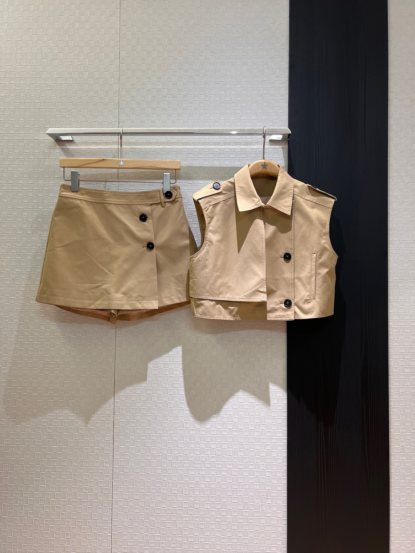 NO:334951,New style of coming eavesaw vest suits, short asymmetric vest top asymmetric trousers skirts, shorts fashionable and casual commuting versatile SML, skirts, shorts, alexander wang19860909新款来袭肩章马甲套装 短款不对称马甲上衣不对称裤裙 短裤时尚休闲 通勤百搭 SML,,skirts,shorts,alexander wang,Women's clothing