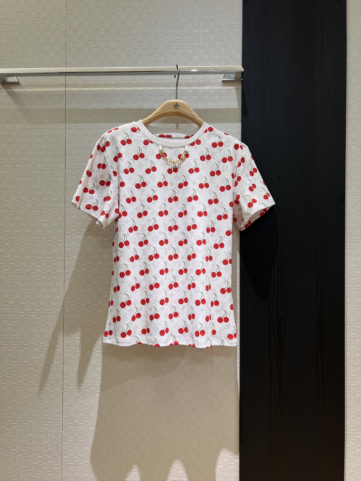 NO:335339,New cherry presbyterian printed chain T-shirt loose and fashionable street photography versatile, age-reducing necessities denim blue brown white SML, tees, t-shirt, alexander wang19860909新款樱桃老花印花链条T恤 宽松时尚街拍百搭 减龄必备牛仔蓝咖色白色 SML,,tees，t-shirt,alexander wang,Women's clothing