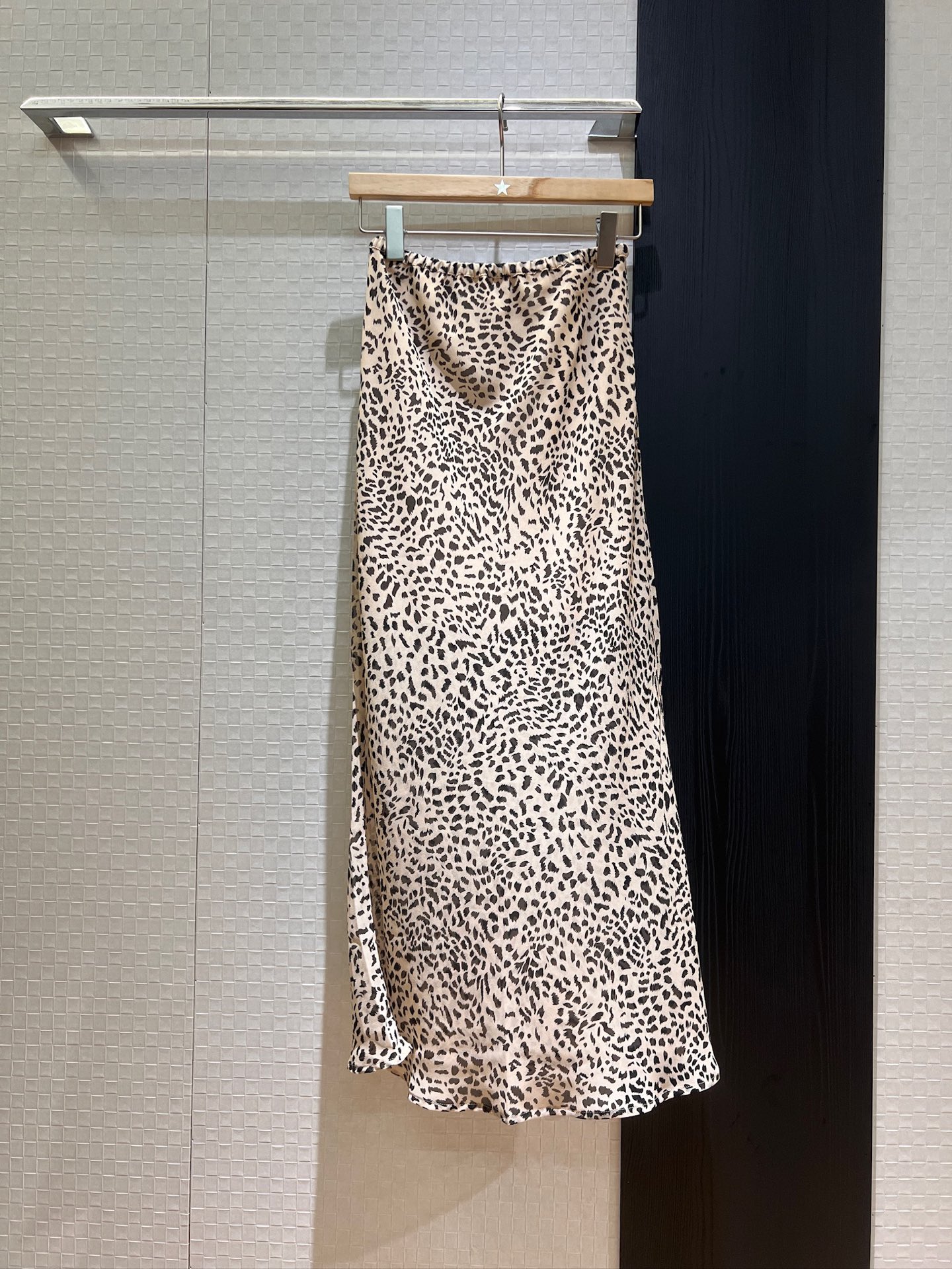 NO:410353,New retro multi-color printed elastic waist skirt, hip-covered long skirt simple temperament, fashionable and versatile, elegant and lazy S-XL, skirts, alexander wang19860909新款复古多色印花松紧腰半裙 包臀长裙简约气质 时尚百搭 优雅慵懒S-XL,,skirts,alexander wang,Women's clothing