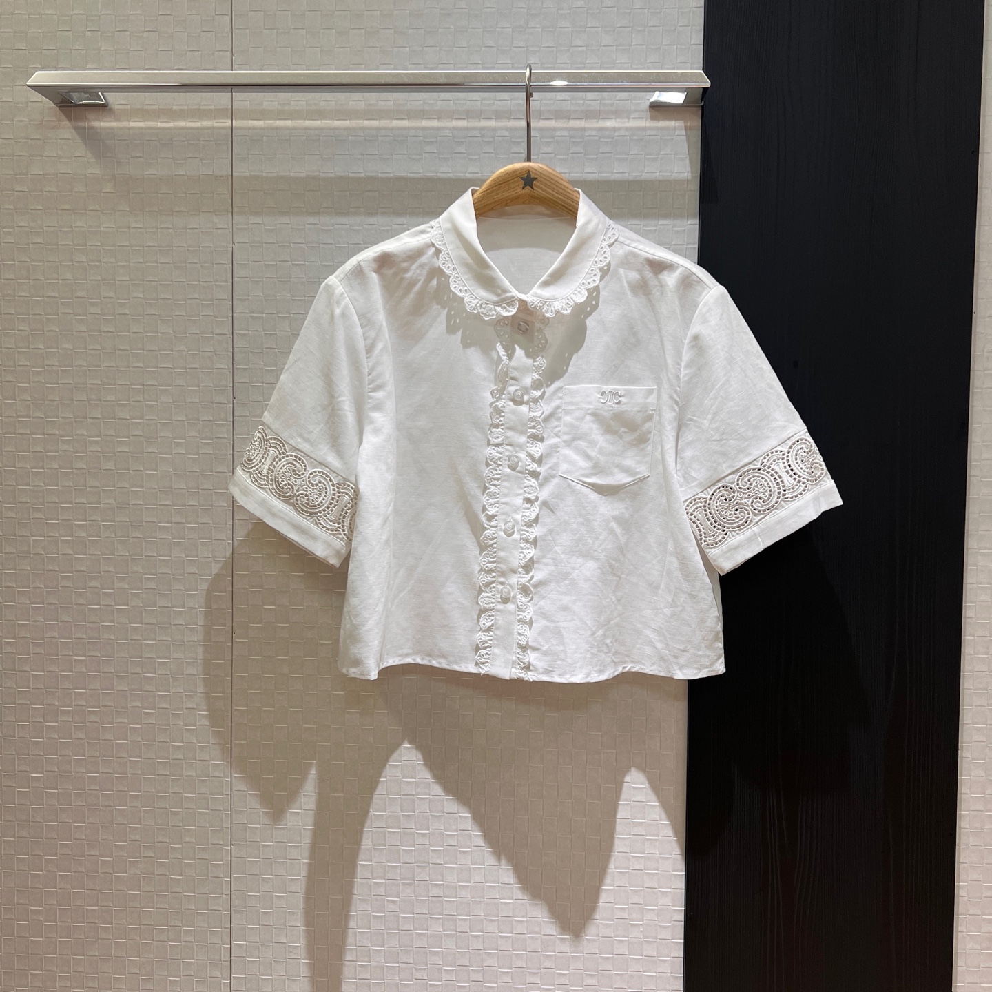 NO:410394,New lace doll collar hollow rust Arc de Triomphe short-sleeved shirt cotton linen short cute age-reducing vacation versatile match same style jeans SML, jeans, T-shirt, alexander wang19860909新款花边娃娃领镂空锈凯旋门短袖衬衣棉麻短款可爱减龄 度假百搭可搭同款牛仔裤 SML,,jeans,T-shirt,alexander wang,Women's clothing