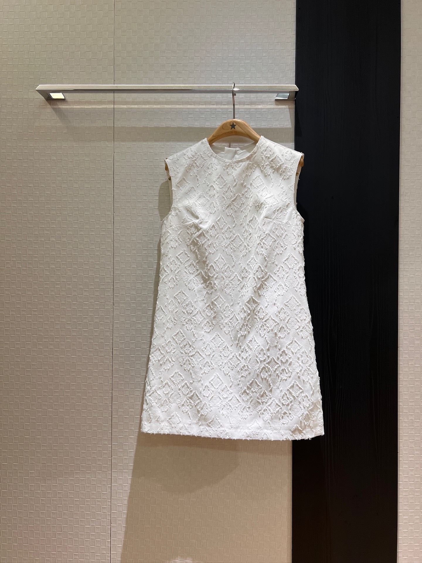 NO:414848,New white presbyterian jacquard denim sleeveless vest dress with simple slim fit, with pockets on both sides, color-blocking and temperament commuting, age-reducing versatile SML, skirts, alexander wang19860909新款白色老花提花牛仔无袖背心连衣裙简约修身 两侧有口袋 背后拼色气质通勤 减龄百搭 SML,,skirts,alexander wang,Women's clothing