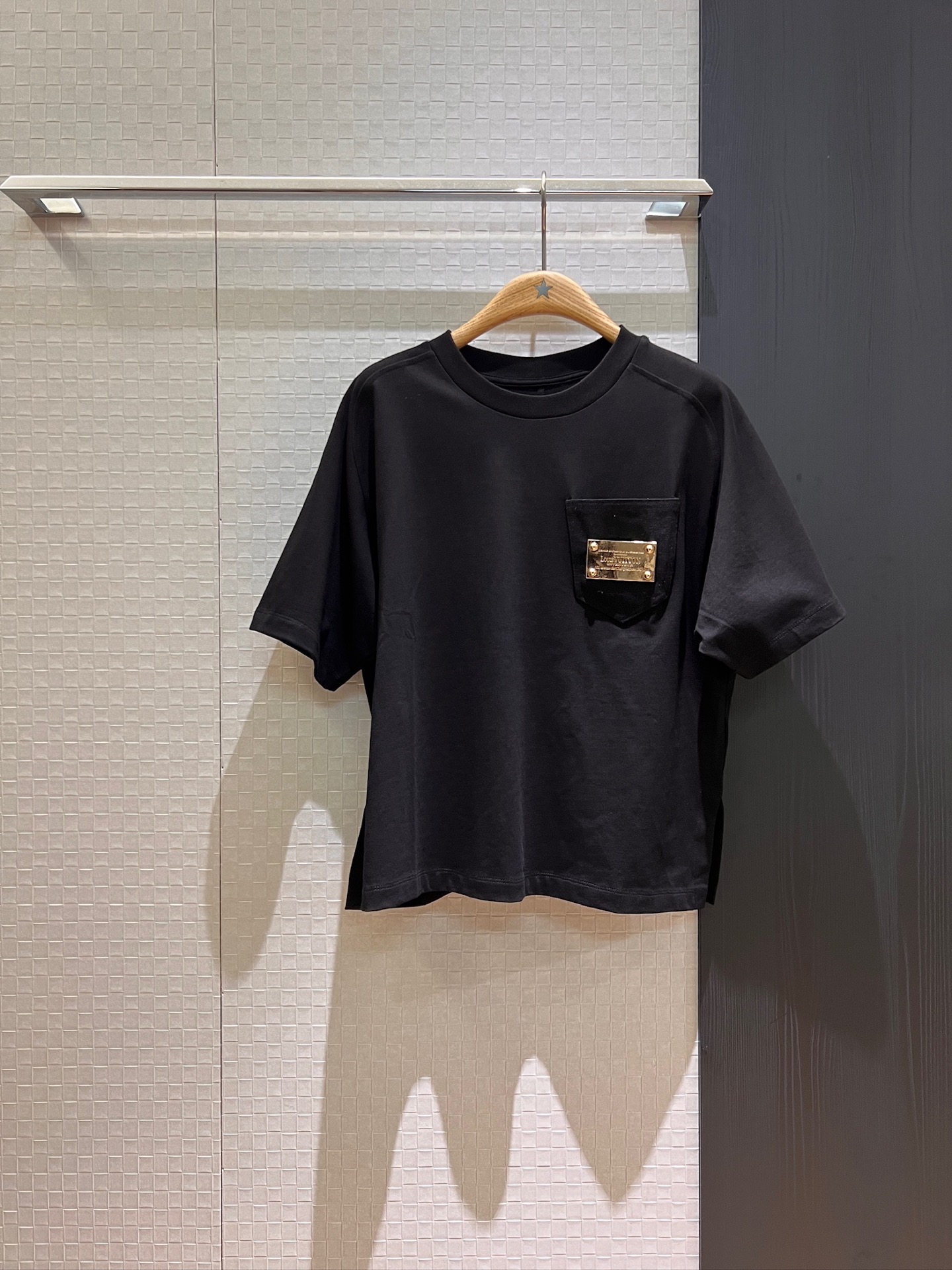 NO:416402,New metal logo decorative loose T-shirt hem slit casual and versatile SML, tees, t-shirt, alexander wang19860909新款金属logo装饰宽松T恤下摆开叉 休闲百搭 SML,,tees，t-shirt,alexander wang,Women's clothing