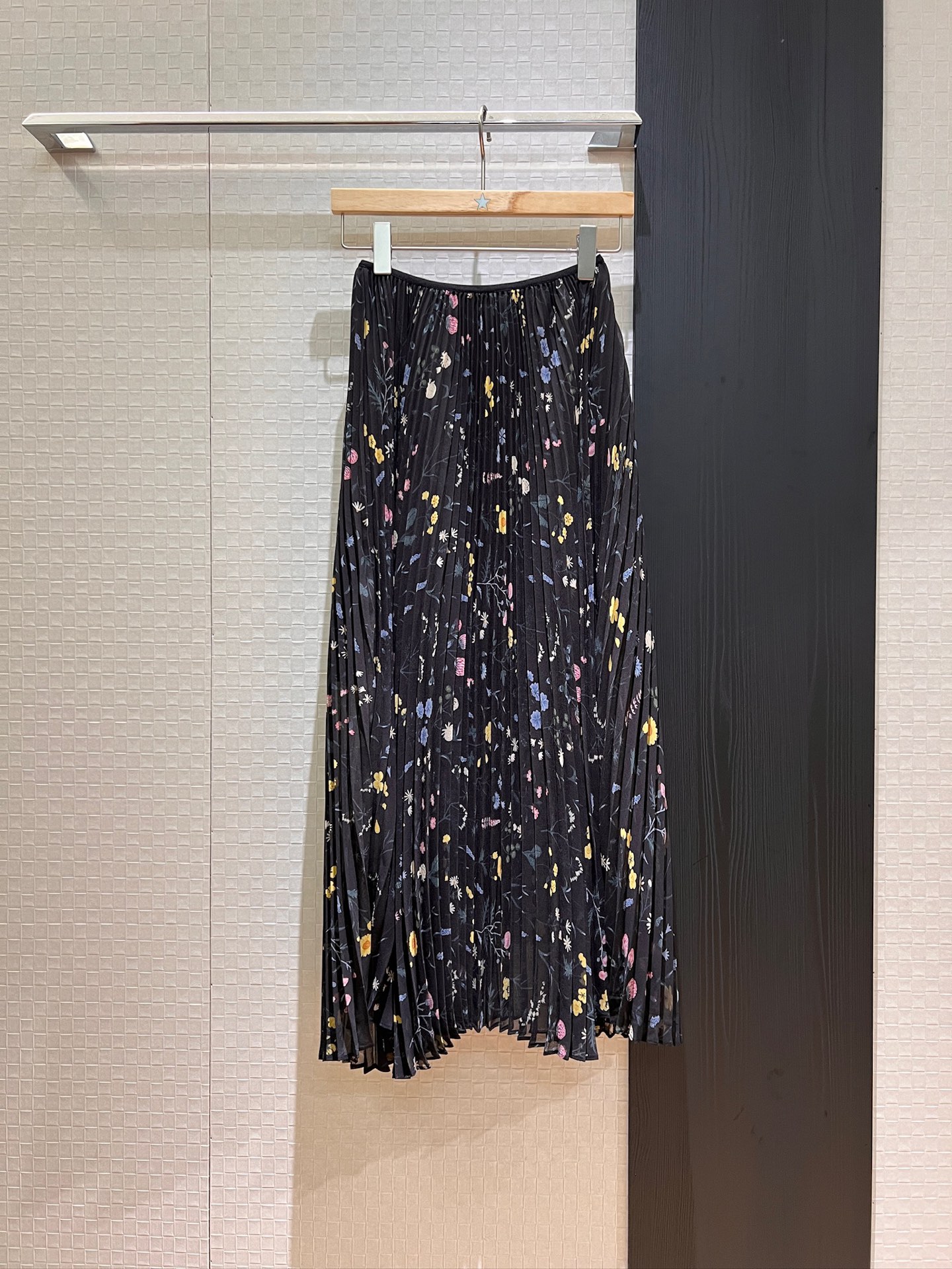 NO:416970,New elastic waist design small floral pleated skirt long skirt elegant temperament versatile vacation, essential for age reduction S-XL, skirts, alexander wang19860909新款松紧腰设计小碎花百褶半裙长裙优雅气质 度假百搭 减龄必备S-XL,,skirts,alexander wang,Women's clothing