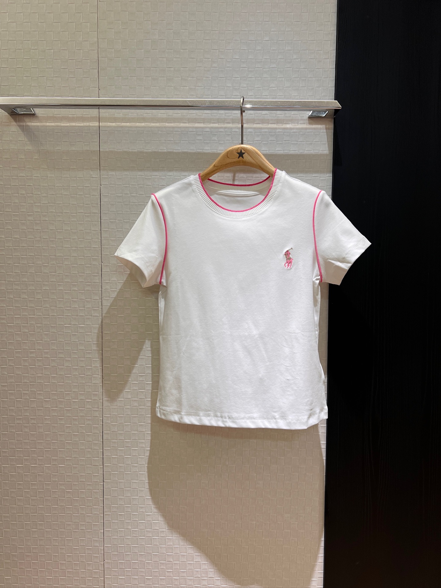 NO:419858,New embroidered pony contrasting ribbed collar T-shirt shoulder edge strips to reduce age and make you look younger. Gray white SML, tees, t-shirt, alexander wang19860909新款刺绣小马撞色罗纹领T恤 肩膀拼边条减龄显嫩 灰色白色SML,,tees，t-shirt,alexander wang,Women's clothing