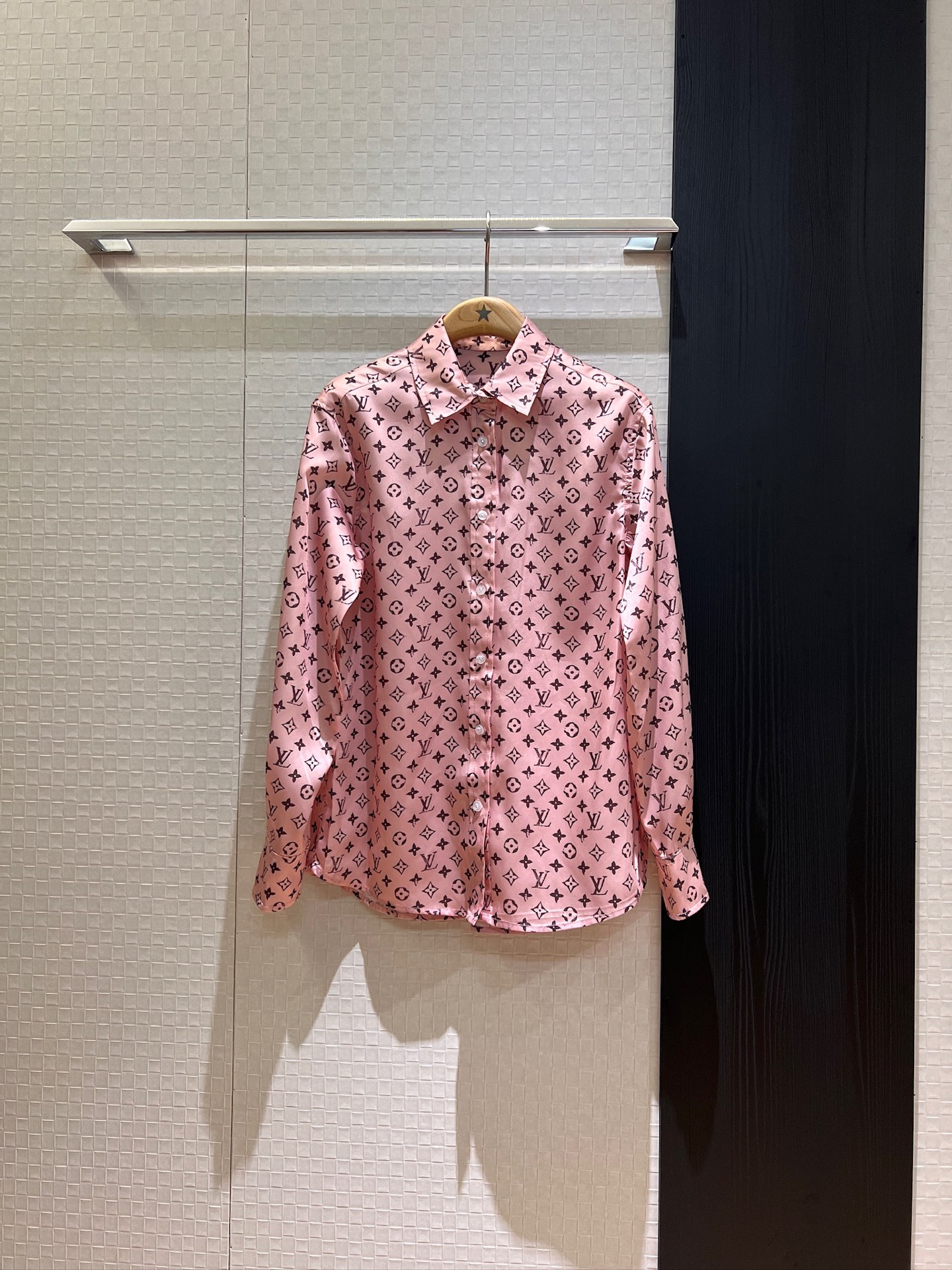 NO:421775,New classic presbyterian printed pink shirt commuting fashion casual and versatile SML, alexander wang19860909新款经典老花印花粉色衬衣通勤时尚 休闲百搭SML,,alexander wang,Women's clothing