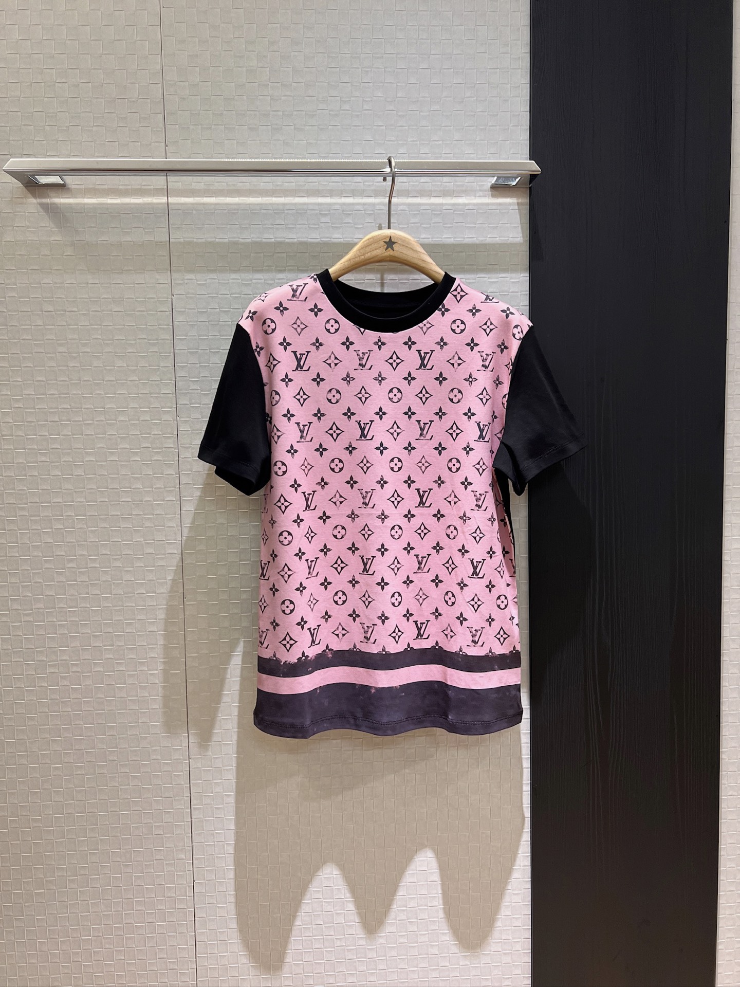 NO:423476,New front and rear color-blocking printed T-shirt Positioning printed fashionable and casual temperament versatile pink apricot SML, tees, t-shirt, alexander wang19860909新款前后拼色印花T恤 定位印花时尚休闲 气质百搭粉色杏色 SML,,tees，t-shirt,alexander wang,Women's clothing