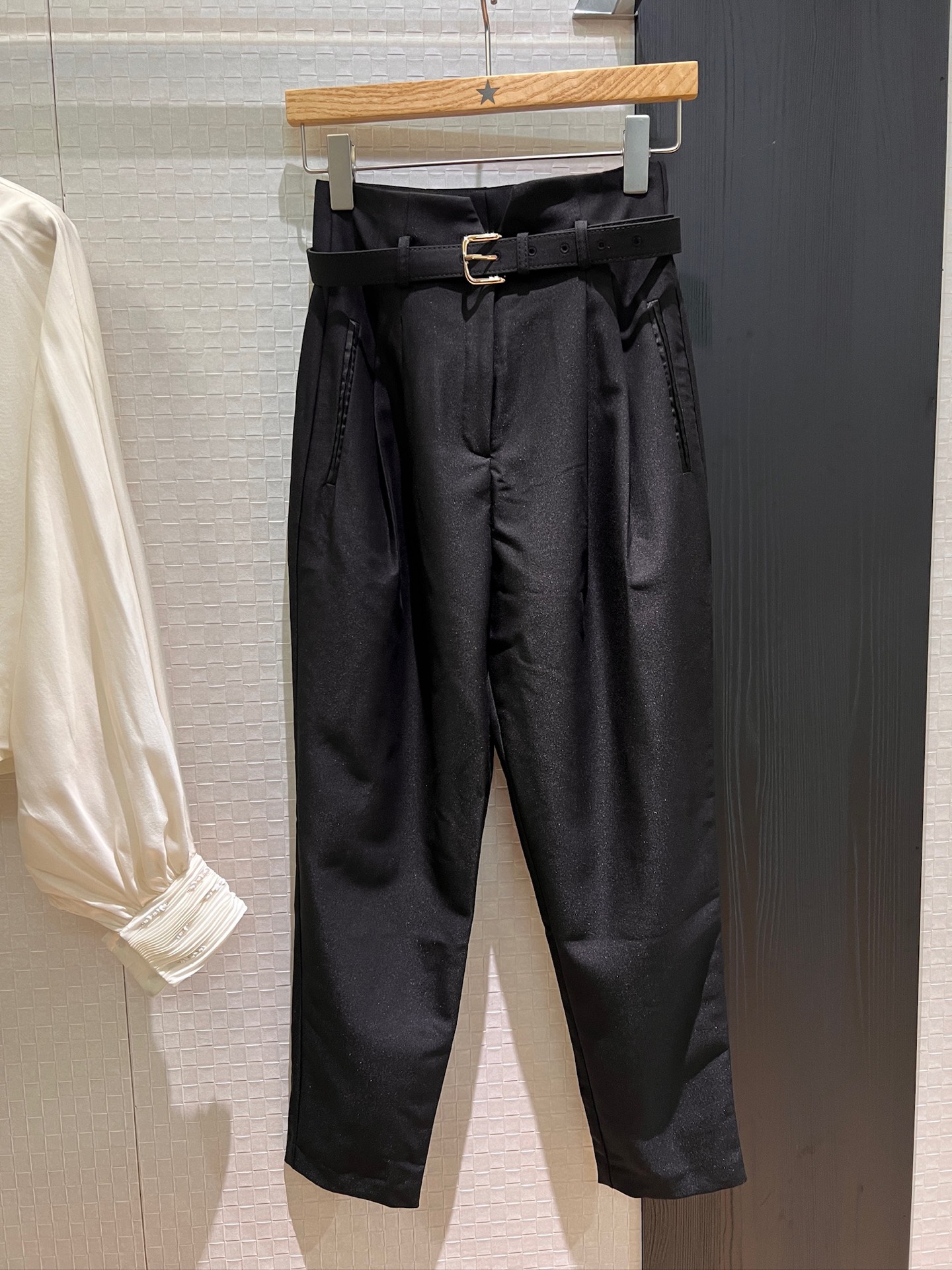 NO:419935,New LP belt decoration, high waist harem pants, commuting fashion, versatile temperament, SML, loro piano, alexander wang19860909新款LP腰带装饰 高腰小脚哈伦裤通勤时尚 气质百搭SML,,loro piana,alexander wang,Women's clothing