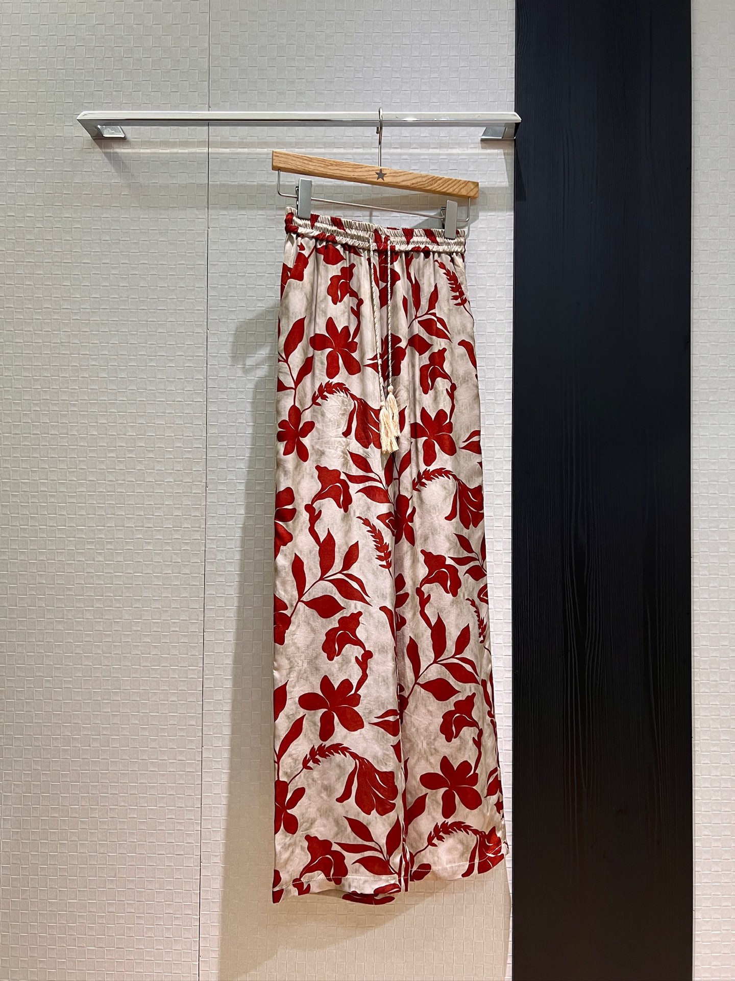 NO:421333,New retro red leaf printed wide-leg pants floor pants drawstring decoration elastic waist fashionable and casual comfortable and cool beach vacation S-XL, alexander wang19860909新款复古红色树叶印花阔腿裤 拖地裤抽绳装饰松紧腰时尚休闲 舒适清凉 沙滩度假 S-XL,,alexander wang,Women's clothing