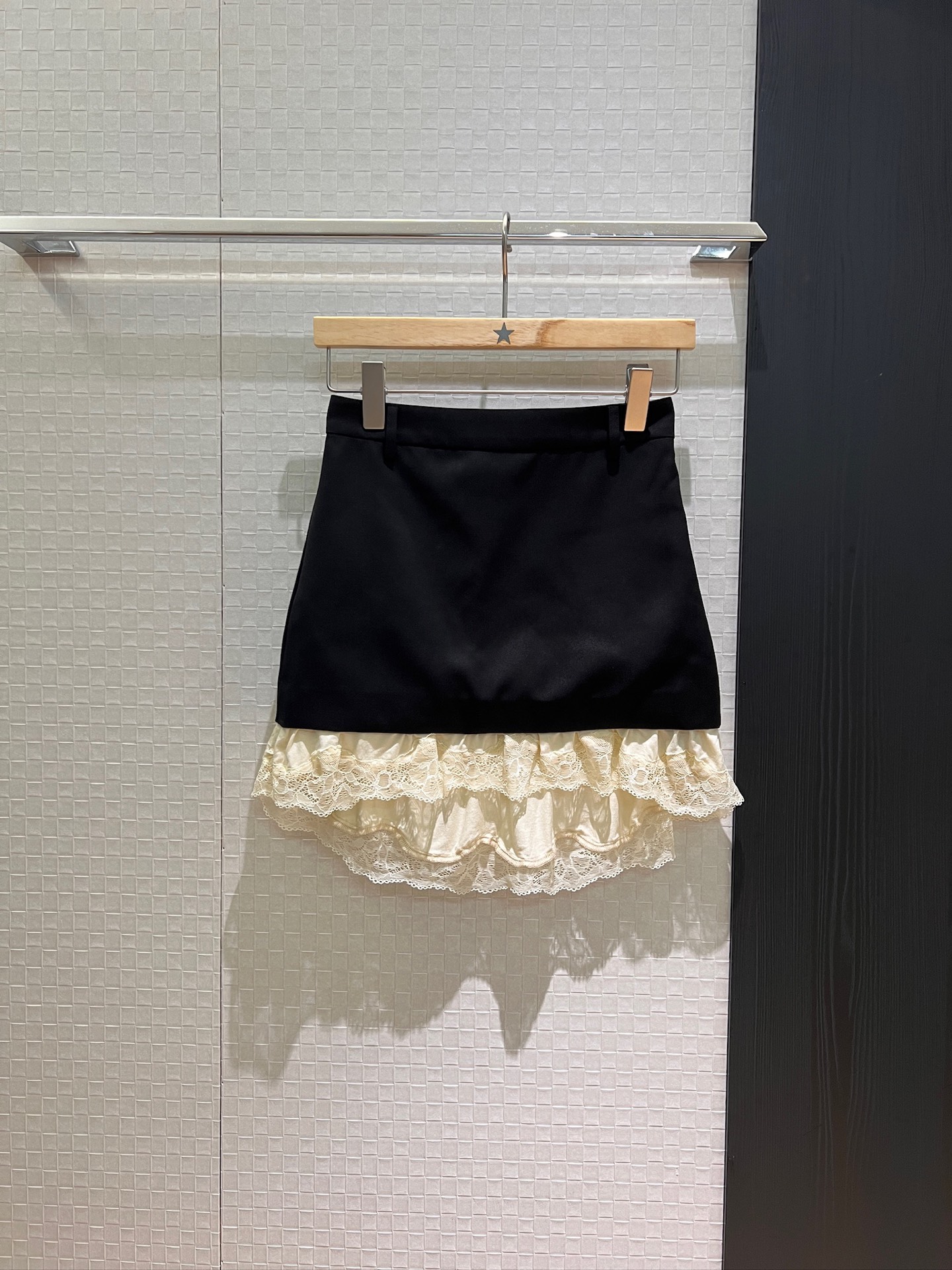 NO:425759,New fake two-piece design spliced ​​irregular lace skirt straight mini short skirt with short front and long back elegant temperament, age-reducing versatile SML, skirts, alexander wang19860909新款假两件设计 拼接不规则蕾丝裙摆直筒迷你短半裙下摆前短后长 优雅气质 减龄百搭 SML,,skirts,alexander wang,Women's clothing