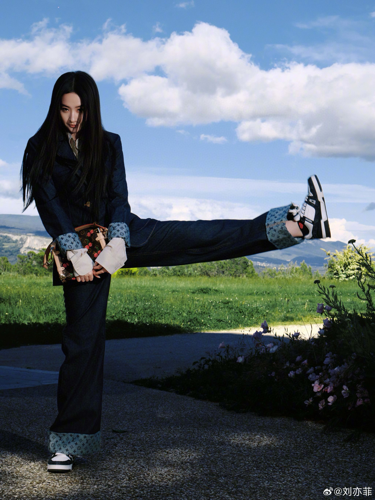 NO:426473,Zhou Dongyu Liu Yifei, alexander wang19860909周冬雨 刘亦菲,,alexander wang,Women's clothing