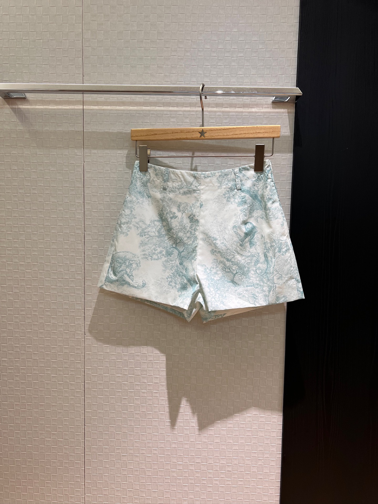 NO:427882,New classic Juyi printed high-waist shorts cotton fabric A-line style fashionable and casual age-reducing versatile green pink SML, shorts, alexander wang19860909新款经典茹伊印花高腰短裤棉质面料 A字版型 时尚休闲 减龄百搭绿色粉色 SML,,shorts,alexander wang,Women's clothing