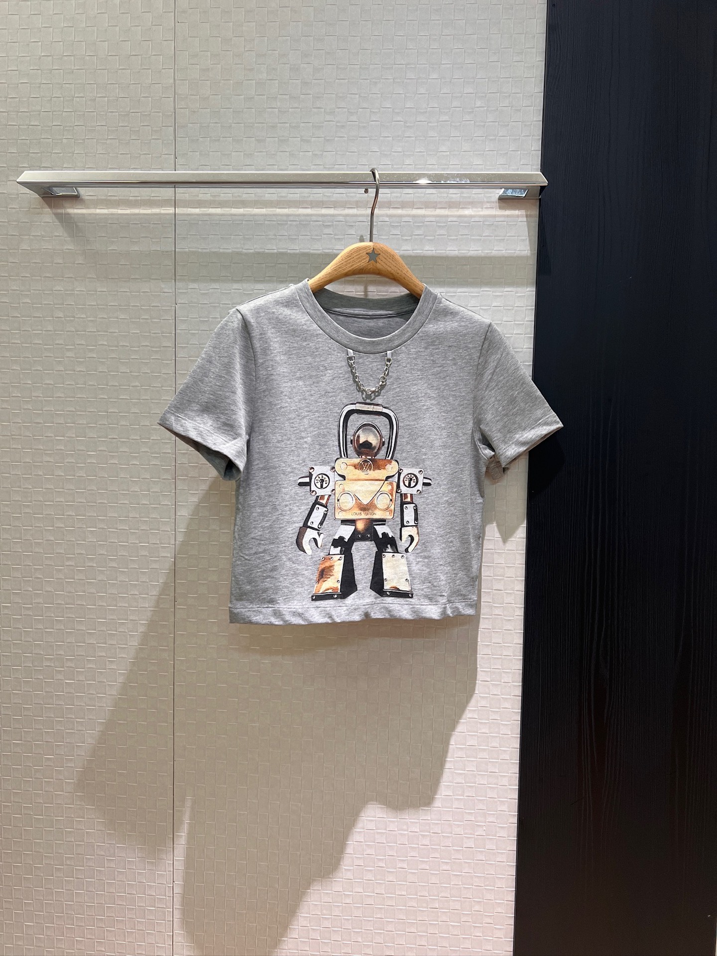 NO:429977,New classic chain decorative robot printed short T-shirt, fashionable and fashionable, age-reducing versatile SML, tees, t-shirt, alexander wang19860909新款经典链条装饰机器人印花短款T恤 时髦洋气 减龄百搭SML,,tees，t-shirt,alexander wang,Women's clothing