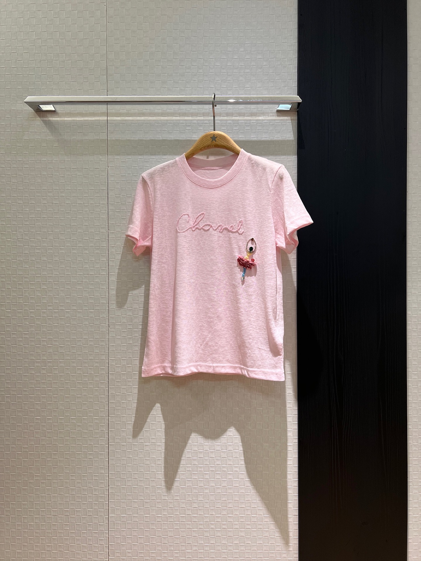 NO:429991,New heavy industry beaded logo letter cute T-shirt three-dimensional rhinestone sequin skirt Balei no girls' decoration exquisite and cute. Age-reducing essential purple pink yellow and white SML, skirts,tees, t-shirt,alexander wang19860909新款重工钉珠logo字母可爱T恤 立体水钻亮片裙巴蕾無女孩装饰精致可爱 减龄必备紫粉黄白 SML,,skirts,tees，t-shirt,alexander wang,Women's clothing